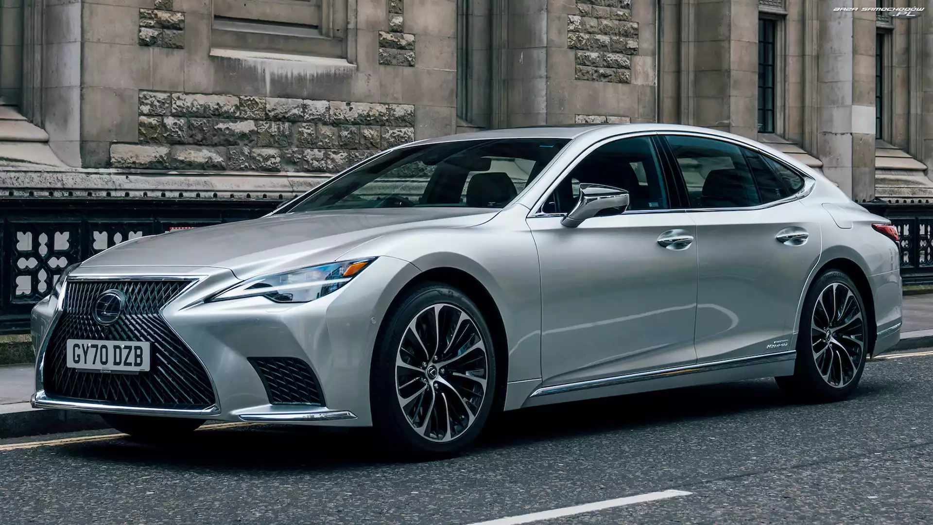 2021, Lexus LS, Hybryda