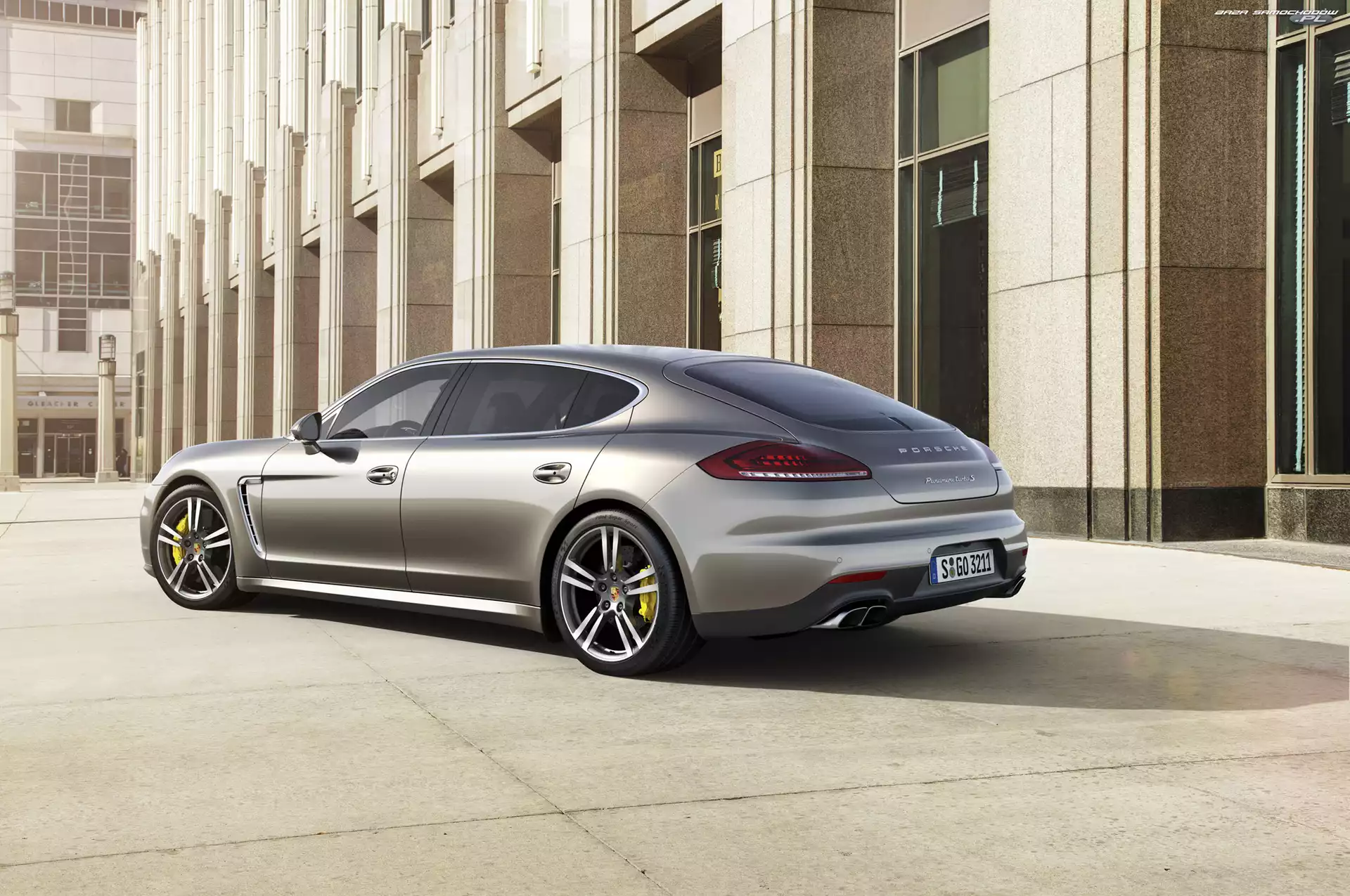 2014, Srebrne, Porsche Panamera Turbo S