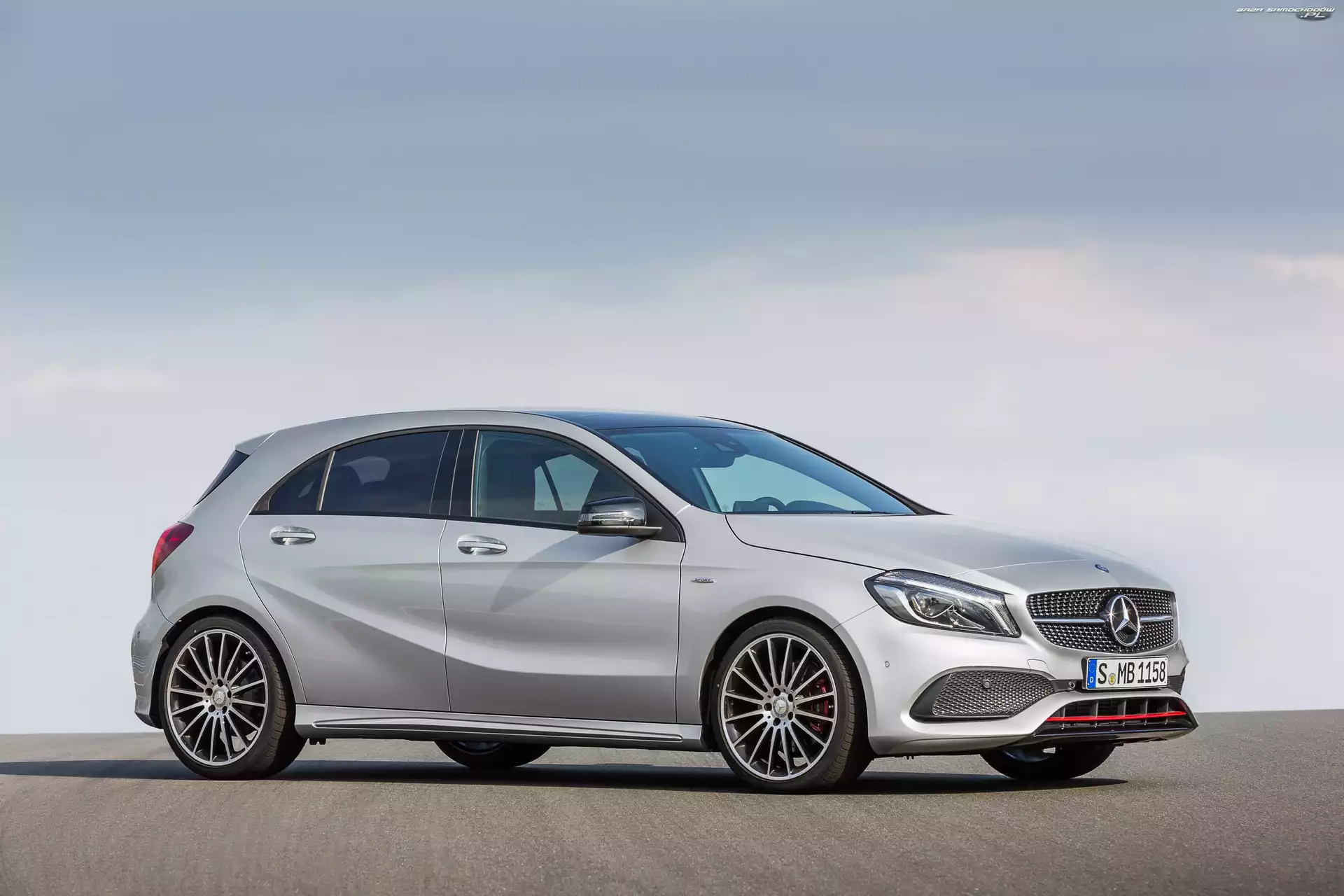 Mercedes-Benz A 250 Sport AMG Line Polar Silver, 2016