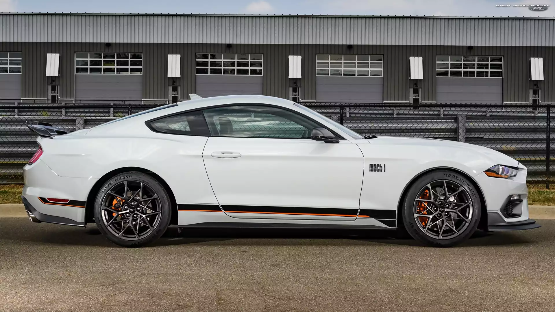 2021, Biały, Ford Mustang Mach 1