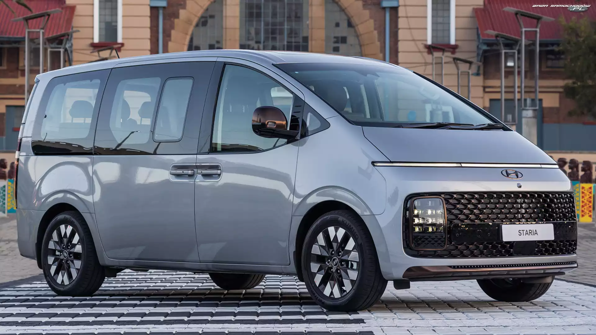 2022, Hyundai Staria