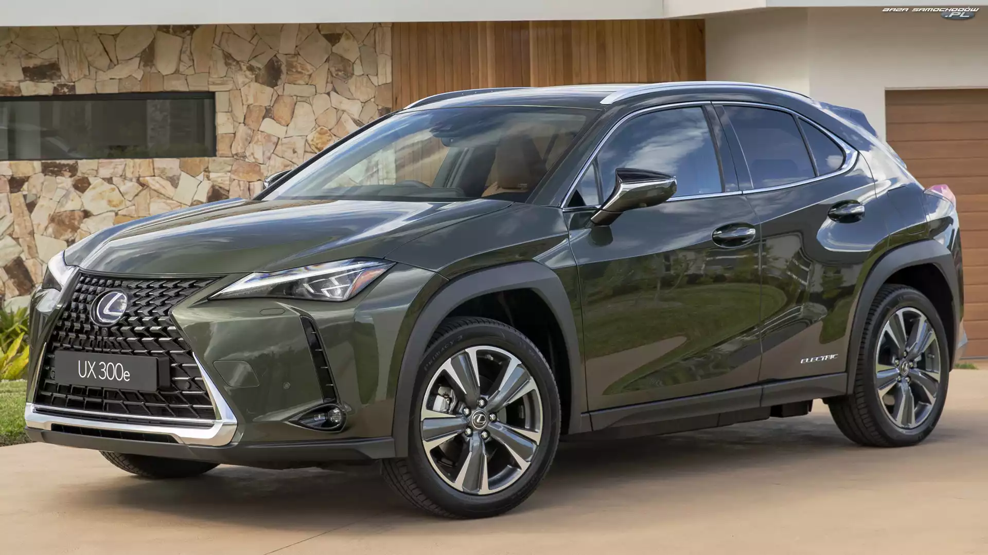 Elektryczny, Lexus UX 300e