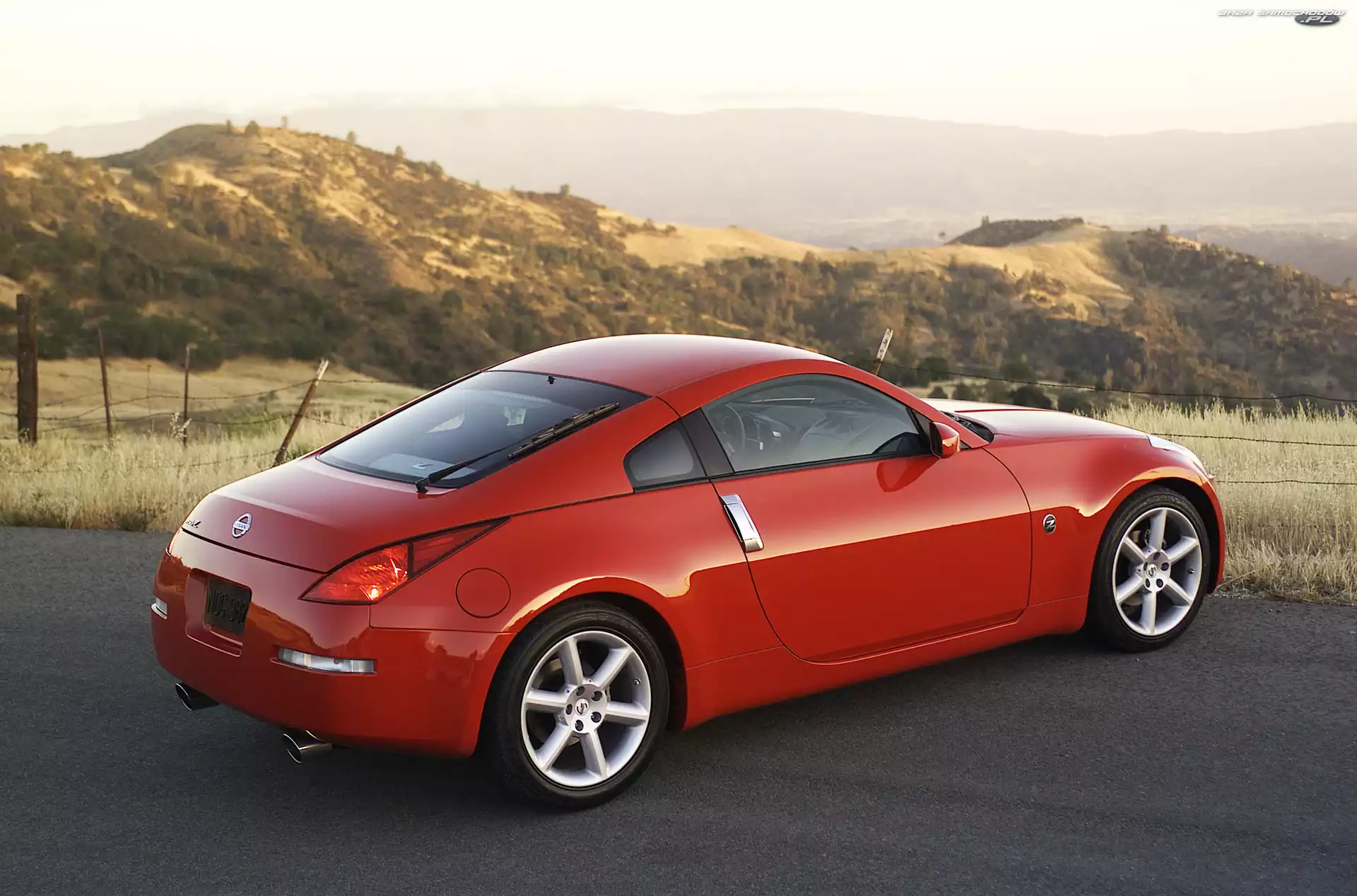 Nissan 350Z, Czerwony