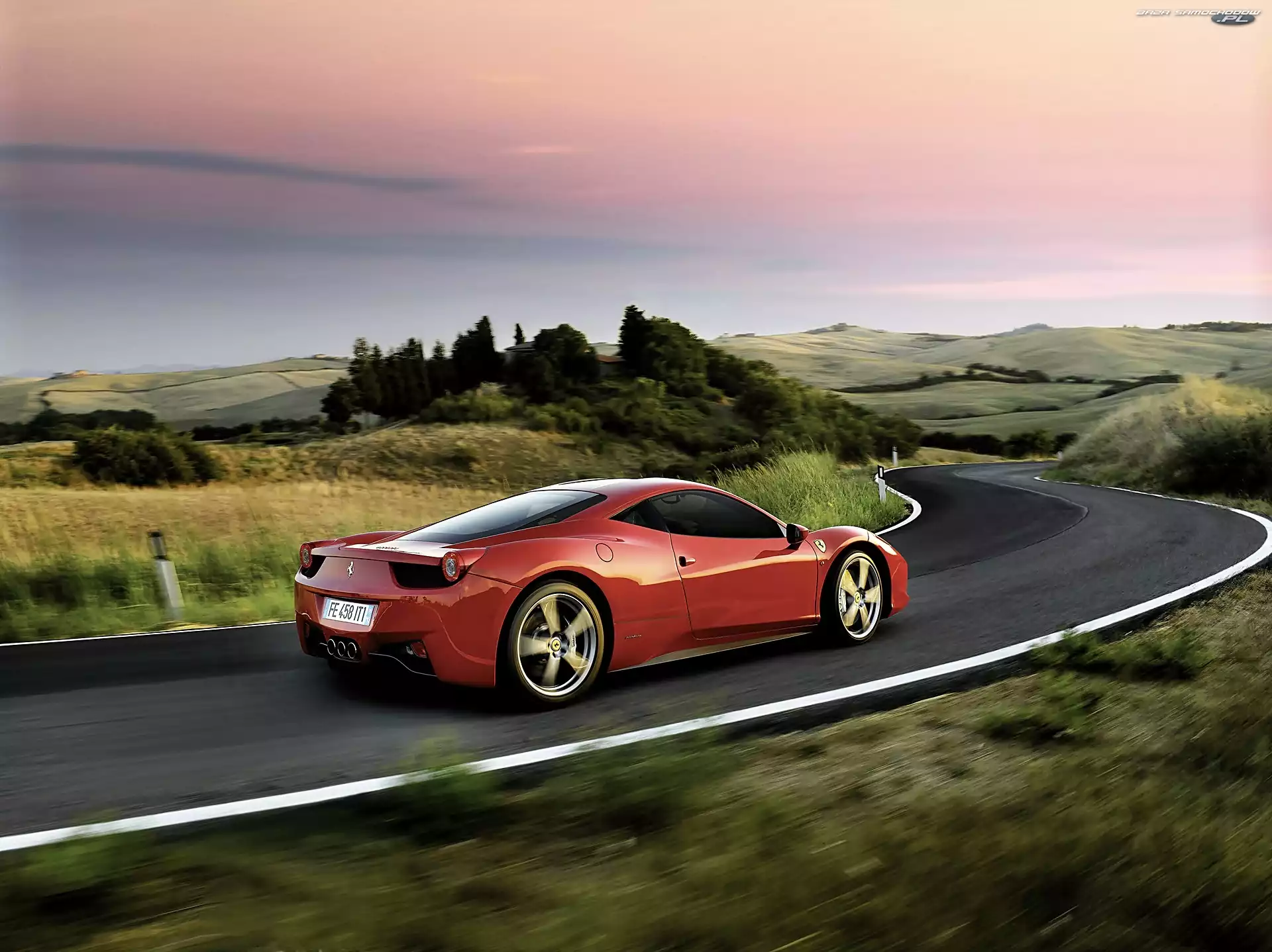 458 Italia, Pola, Ferrari, Droga