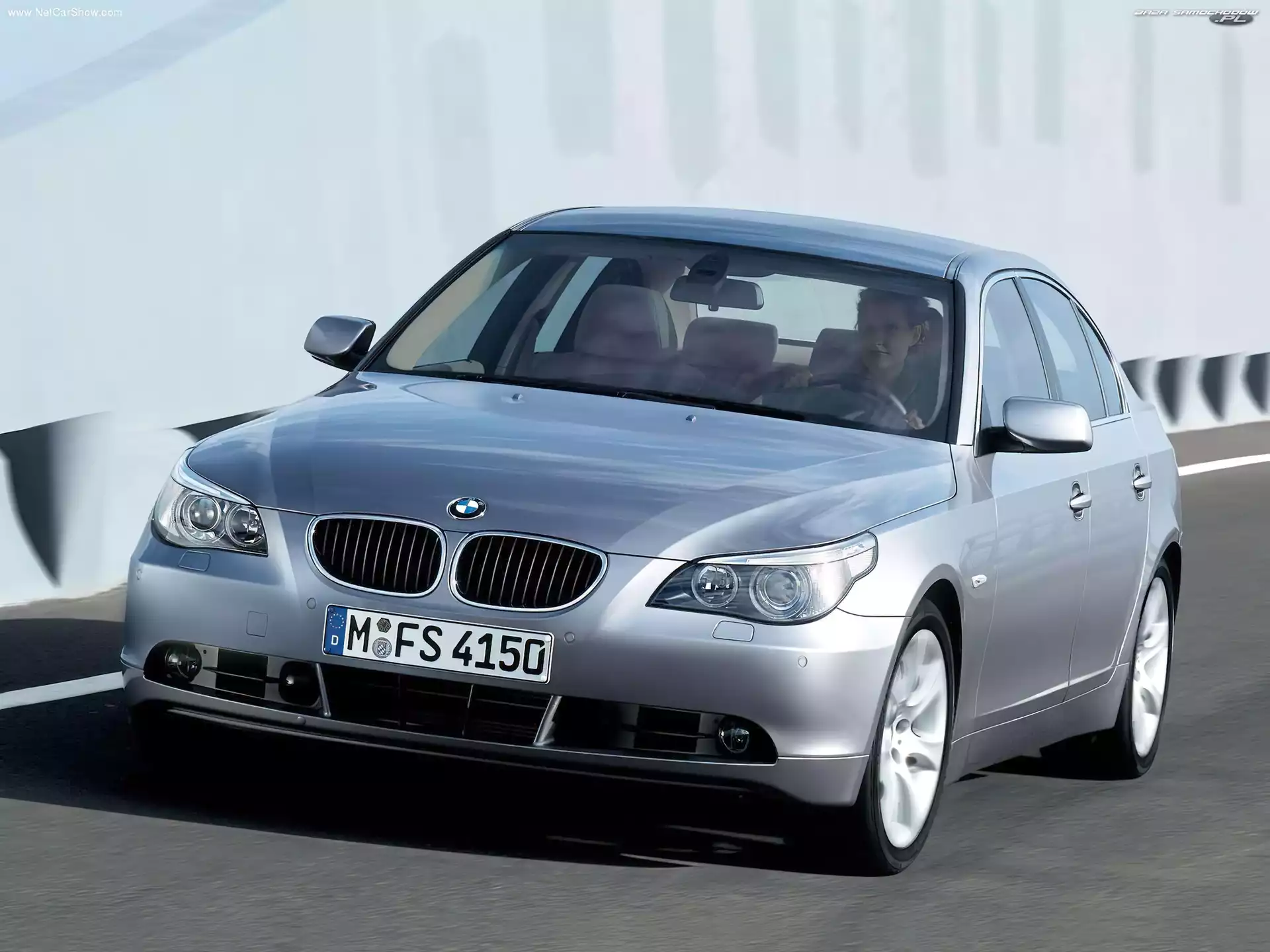 E60, BMW 5