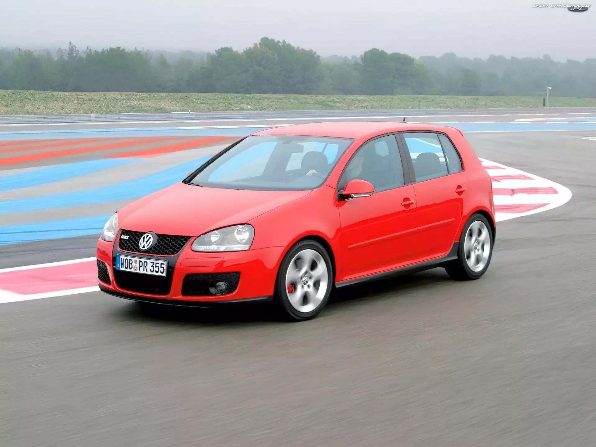 Golf 5, Czerwony