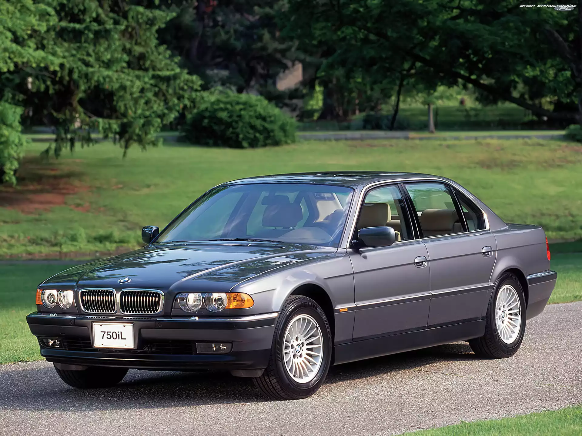 E38, BMW 7