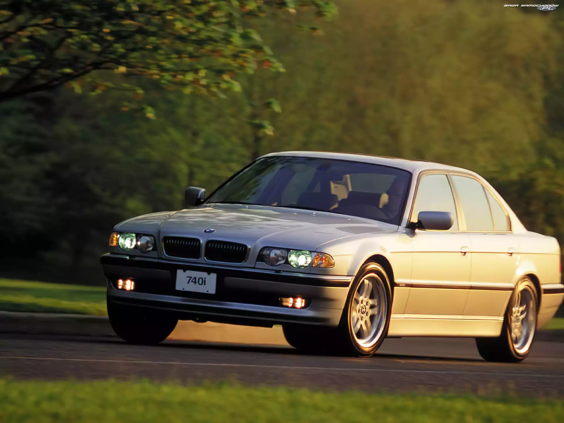 740i