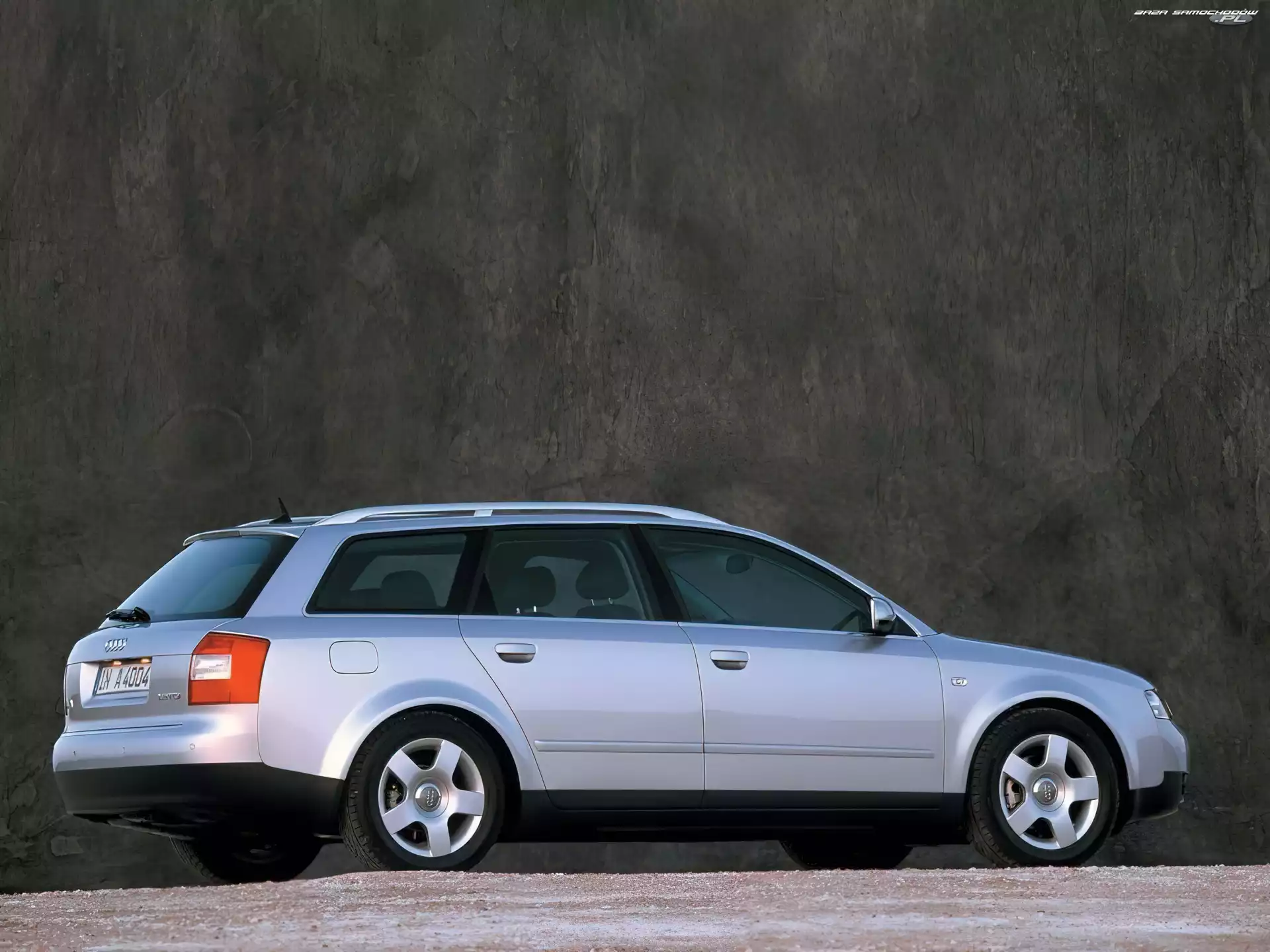 Avant, Audi A4