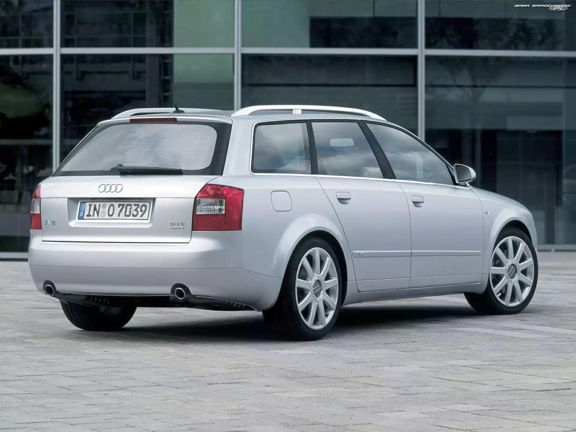 Avant, Audi A4