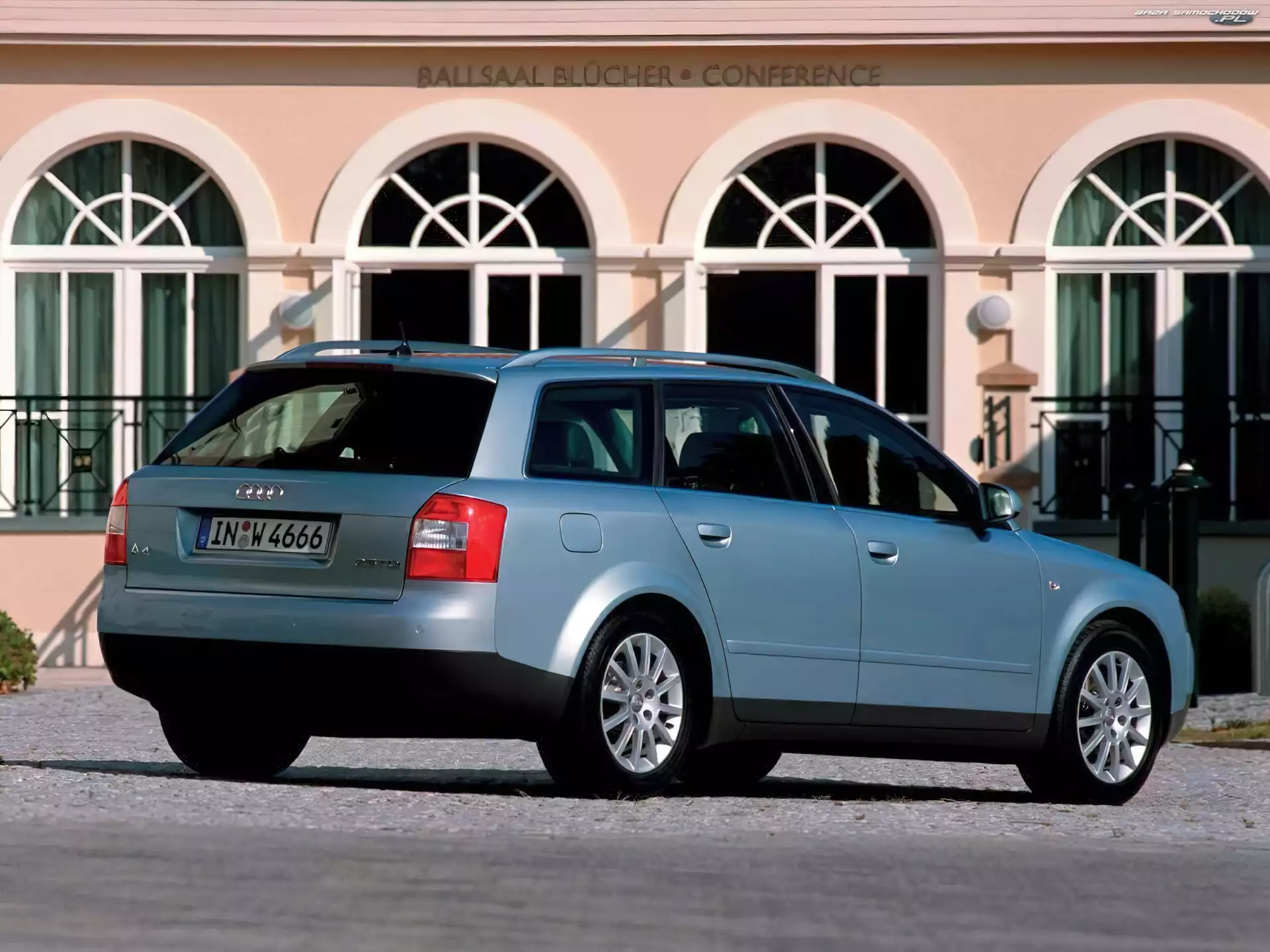 Avant, Audi A4