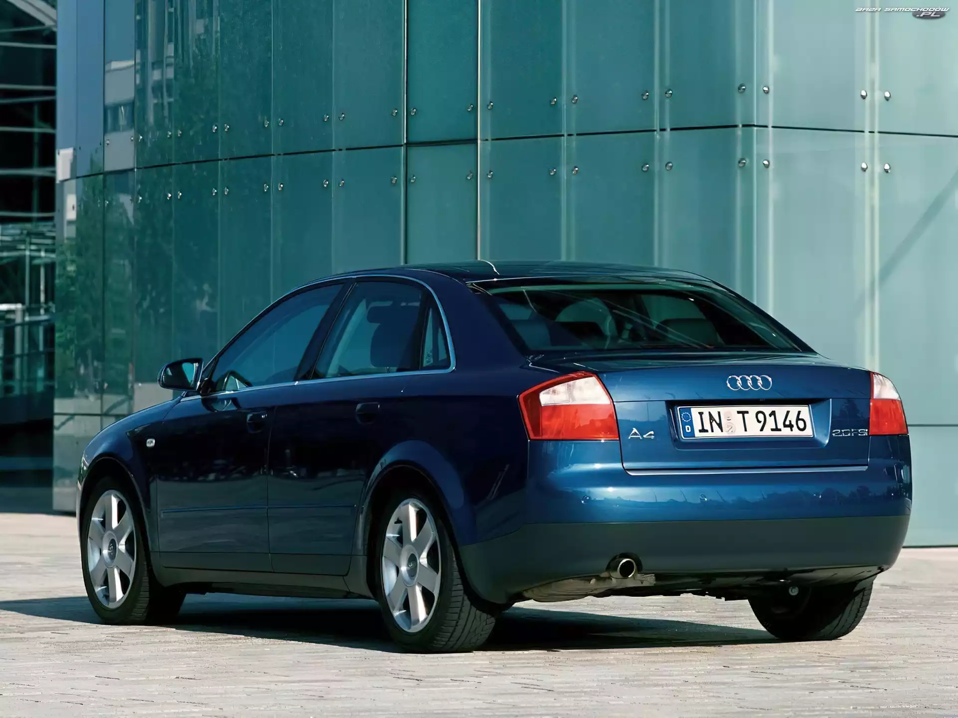 Sedan, Audi A4