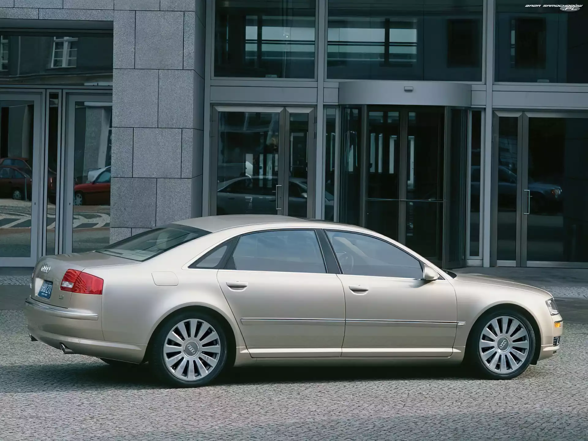 D3, Audi A8
