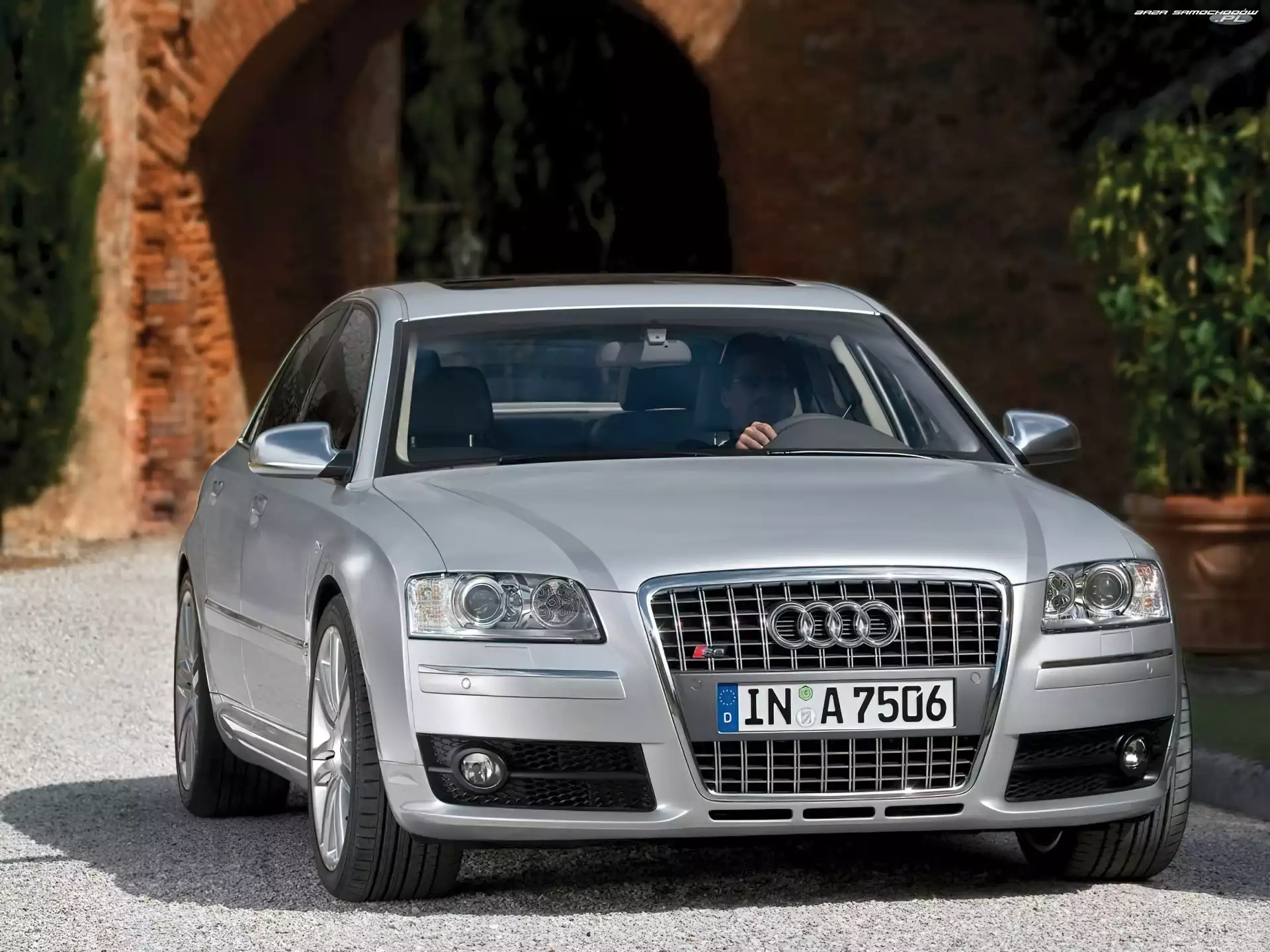 D3, Audi A8