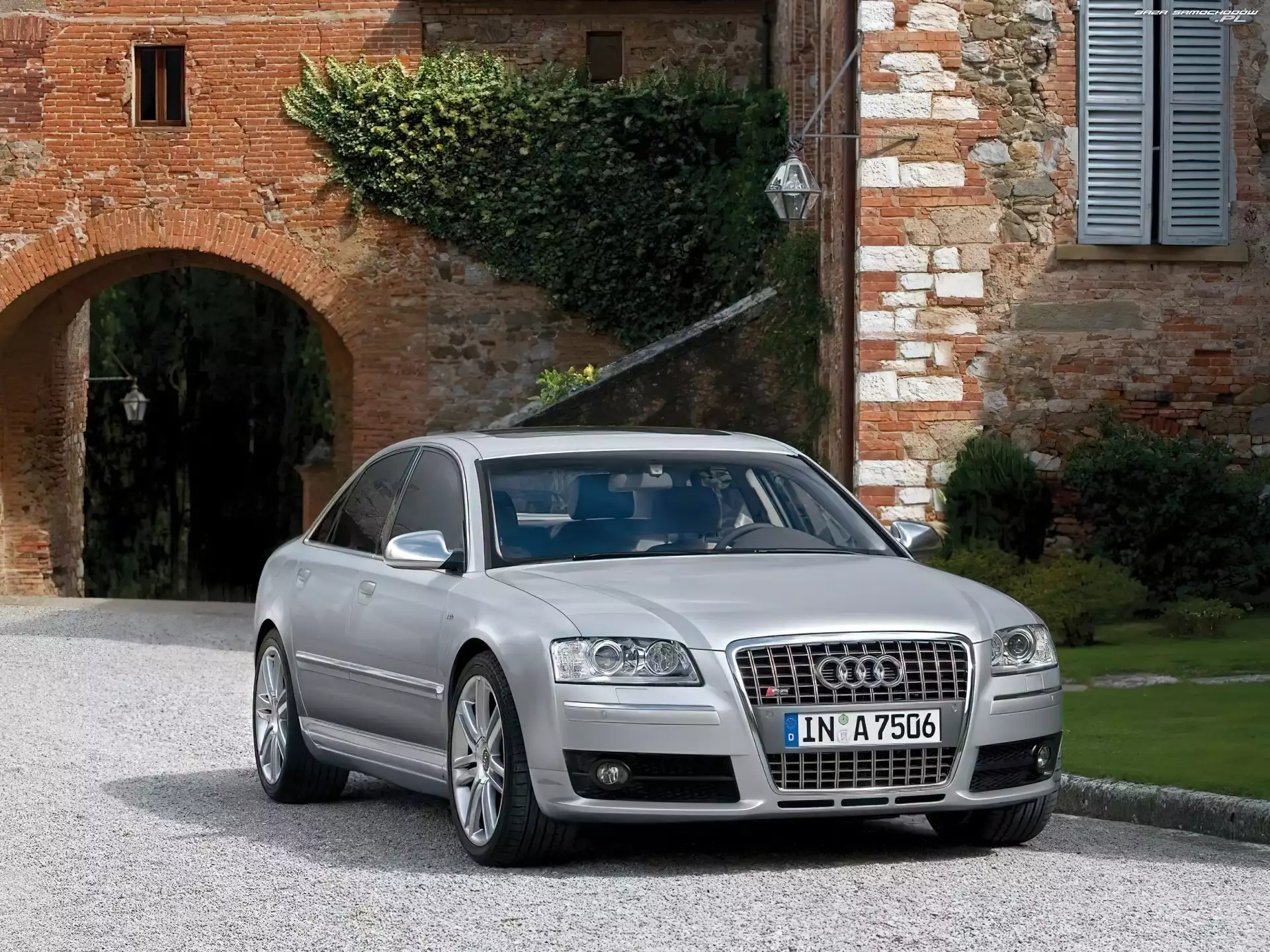 D3, Audi A8