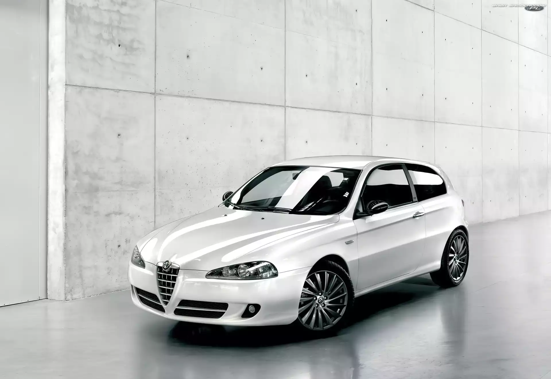 Alfa Romeo, Garaż, Biała, 147