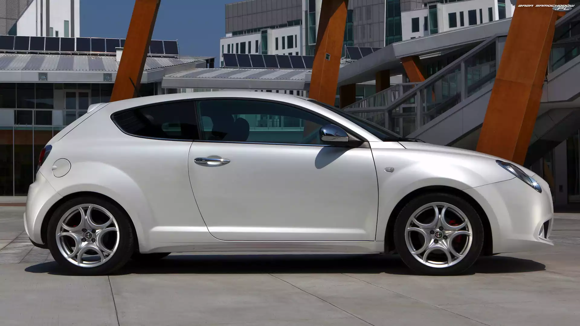 Alfa Romeo MiTo, Bok