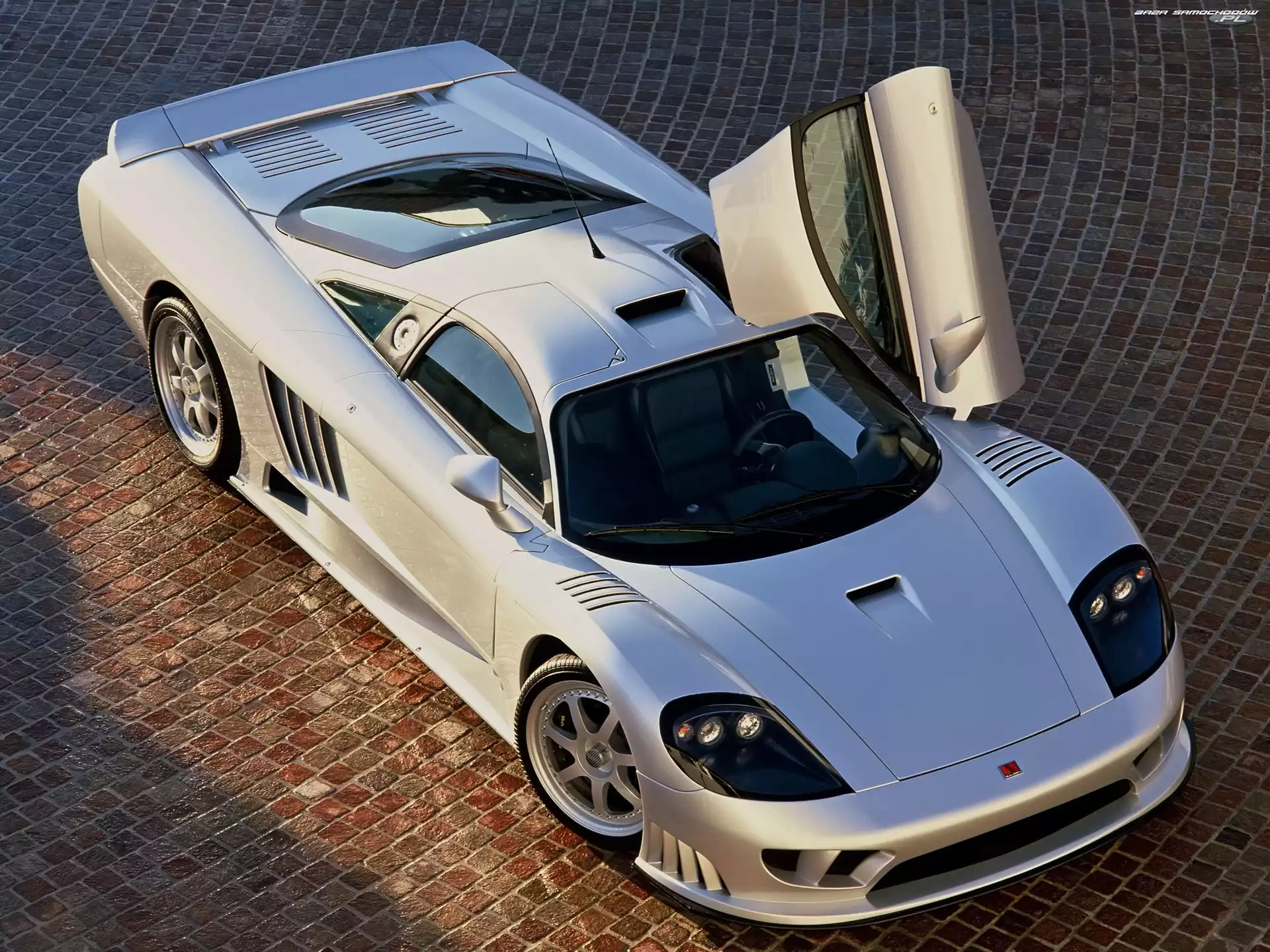 Antena, Srebrny, Saleen S7
