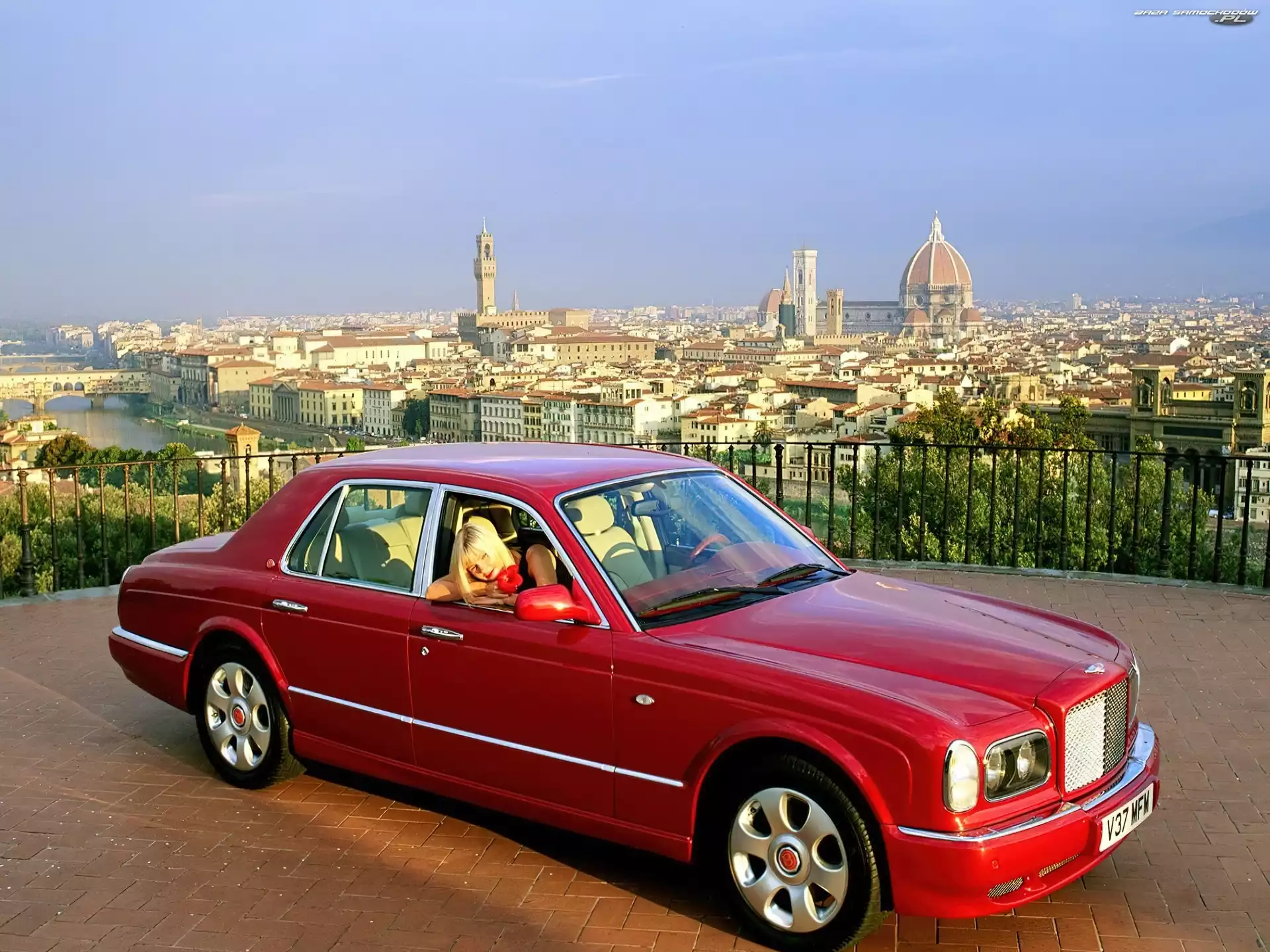 Kobieta, Bentley Arnage