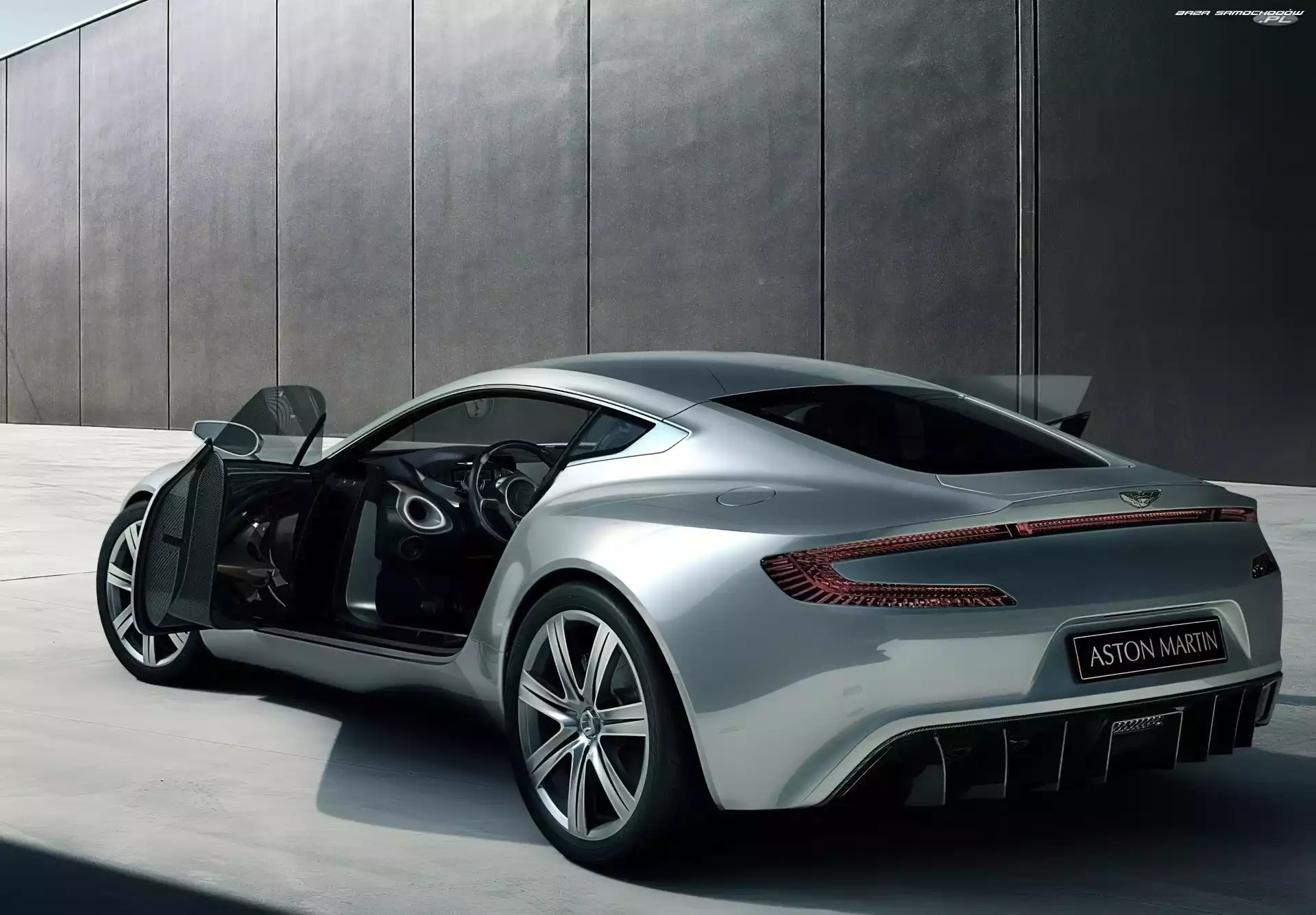 Drzwi, Aston Martin One-77