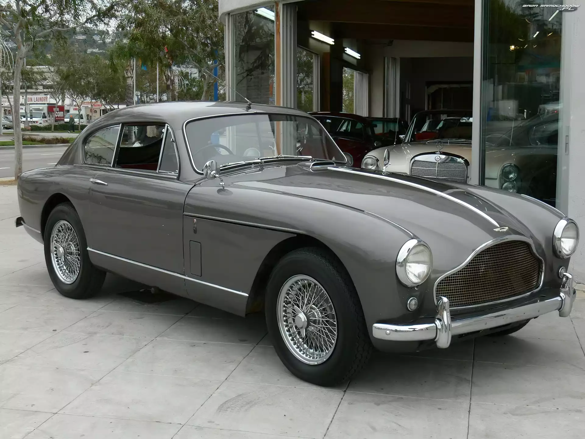 Aston Martin DB4, Zabytkowe, Samochody