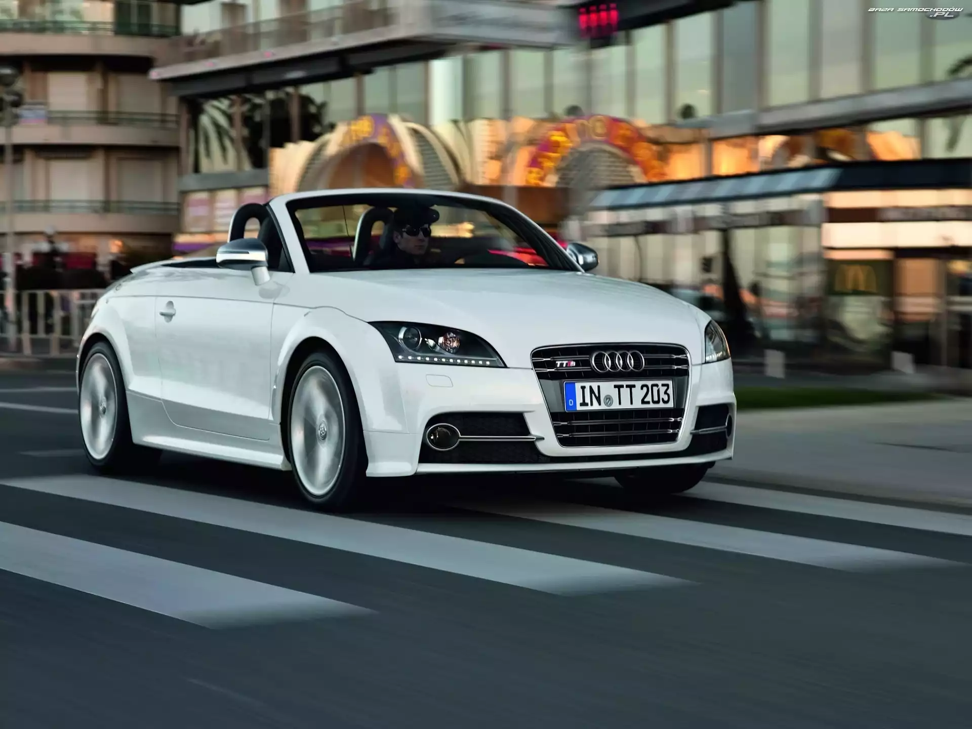Atrapa, Audi TT, Duża