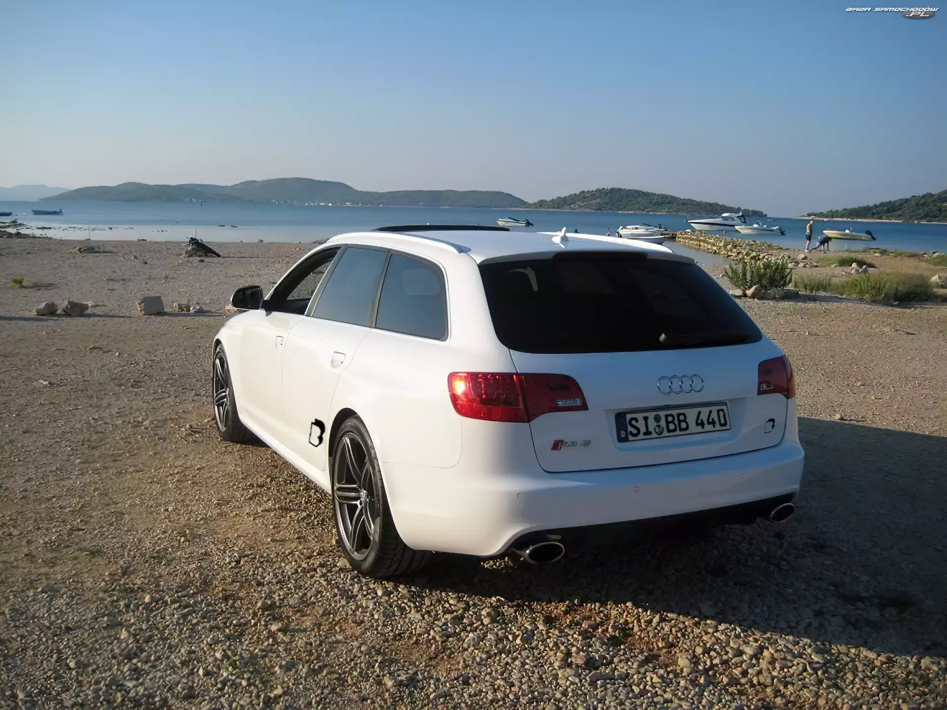 Białe, Audi RS6