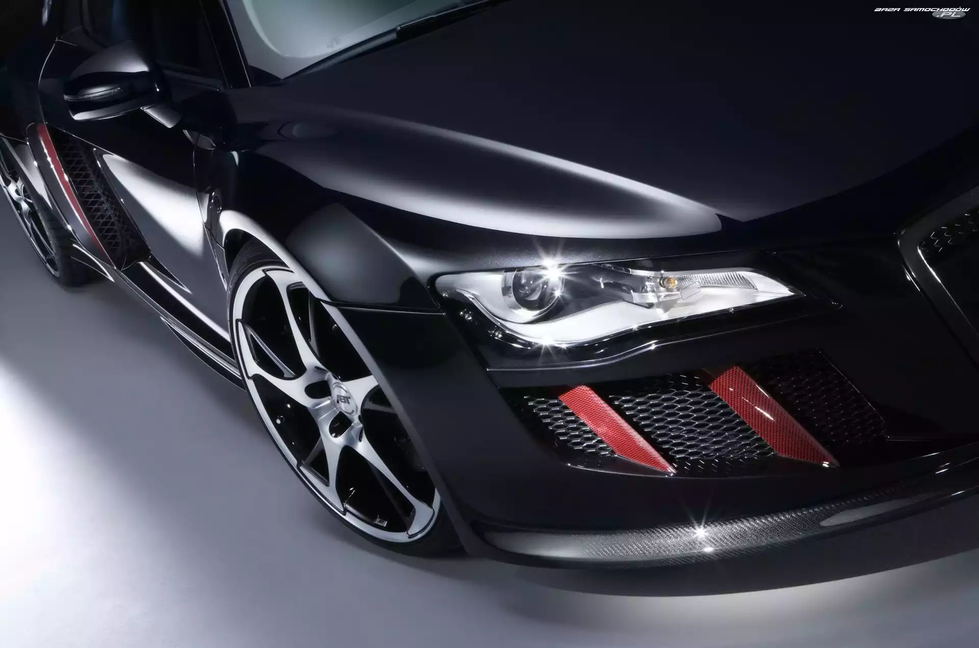Czarne, Audi R8
