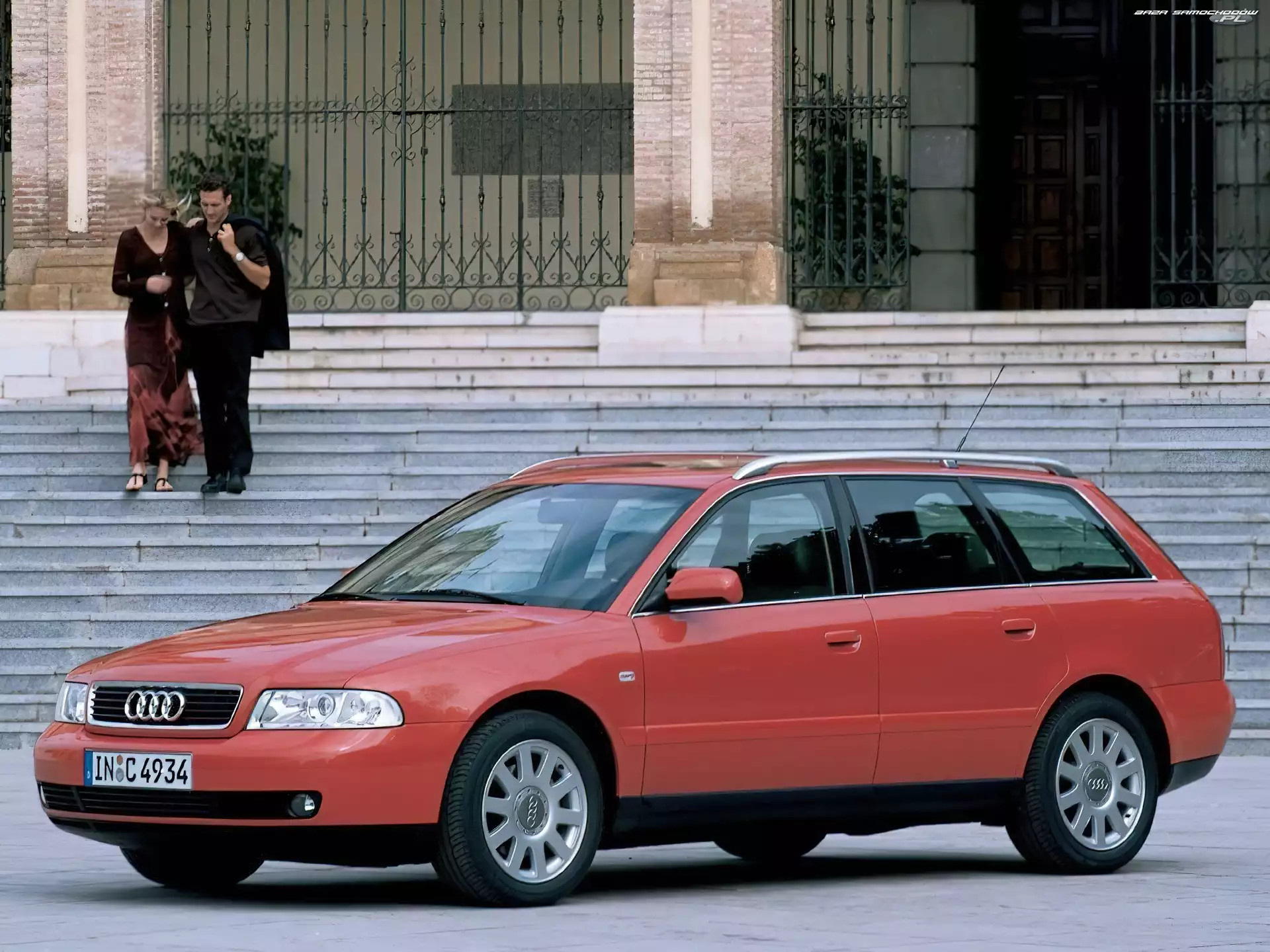 Audi A4, Czerwone