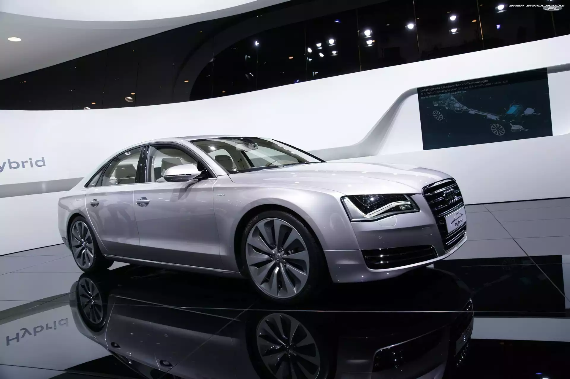 Hybrid, Audi A8 D4