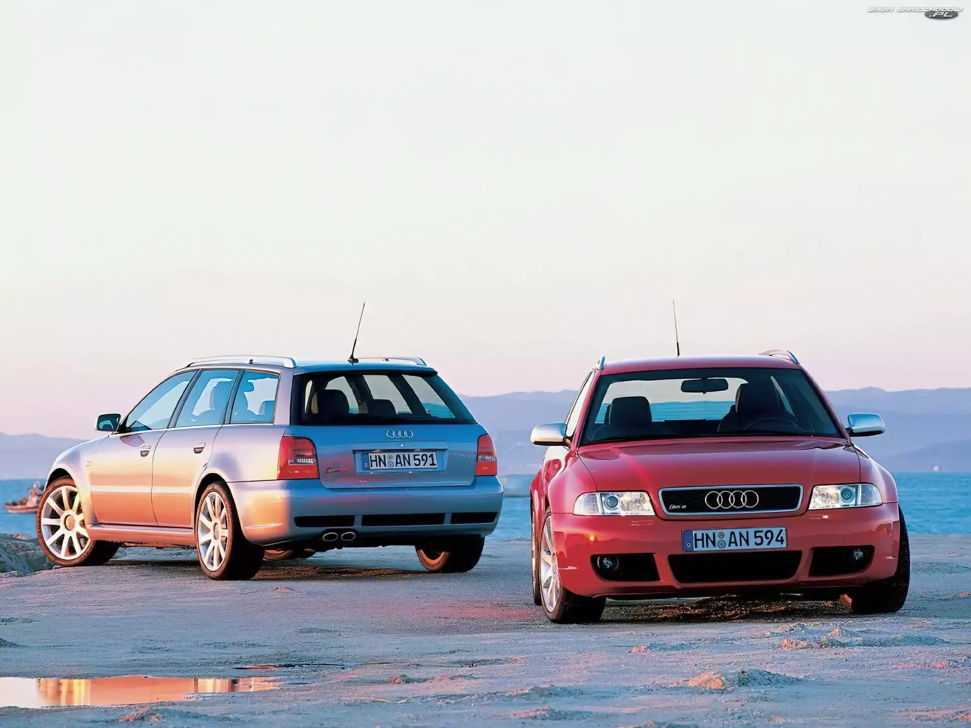 Audi RS4, Dwa