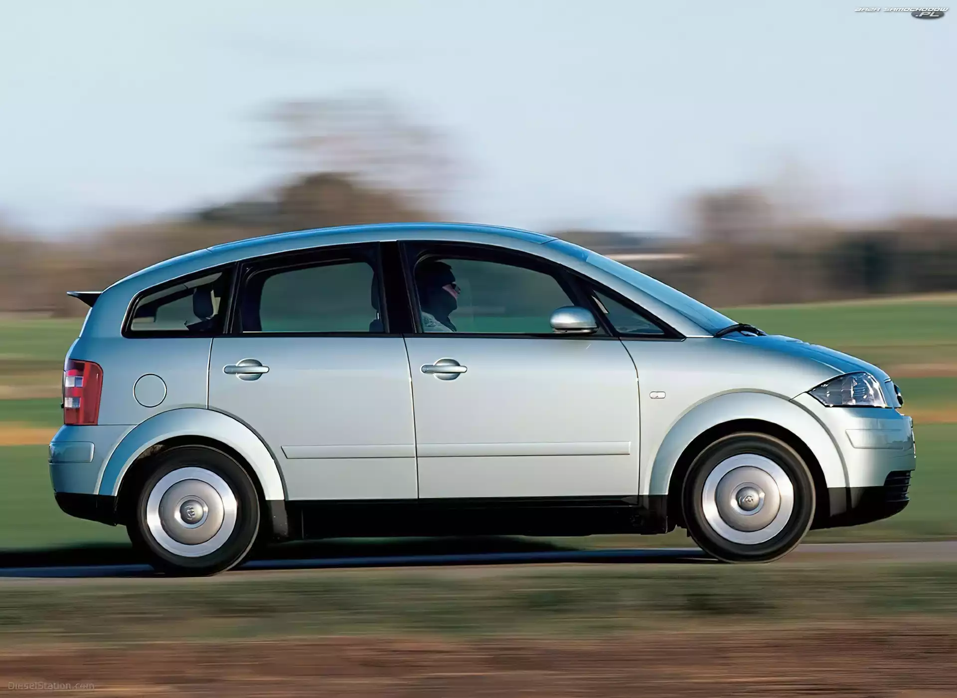 Prawy Profil, Audi A2