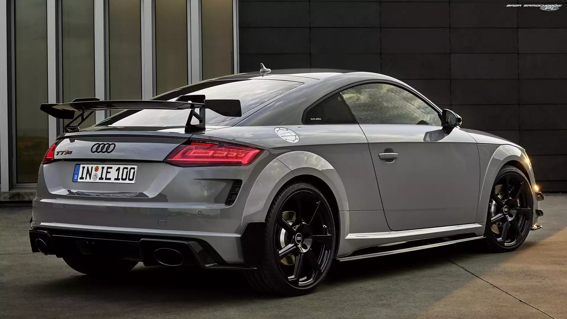 Coupe Iconic Edition, Audi TT RS