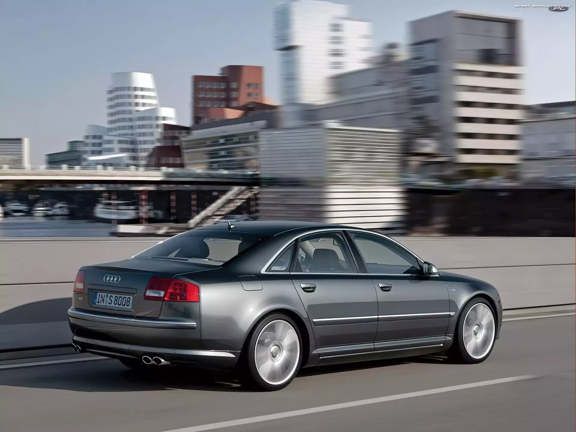 Audi S8