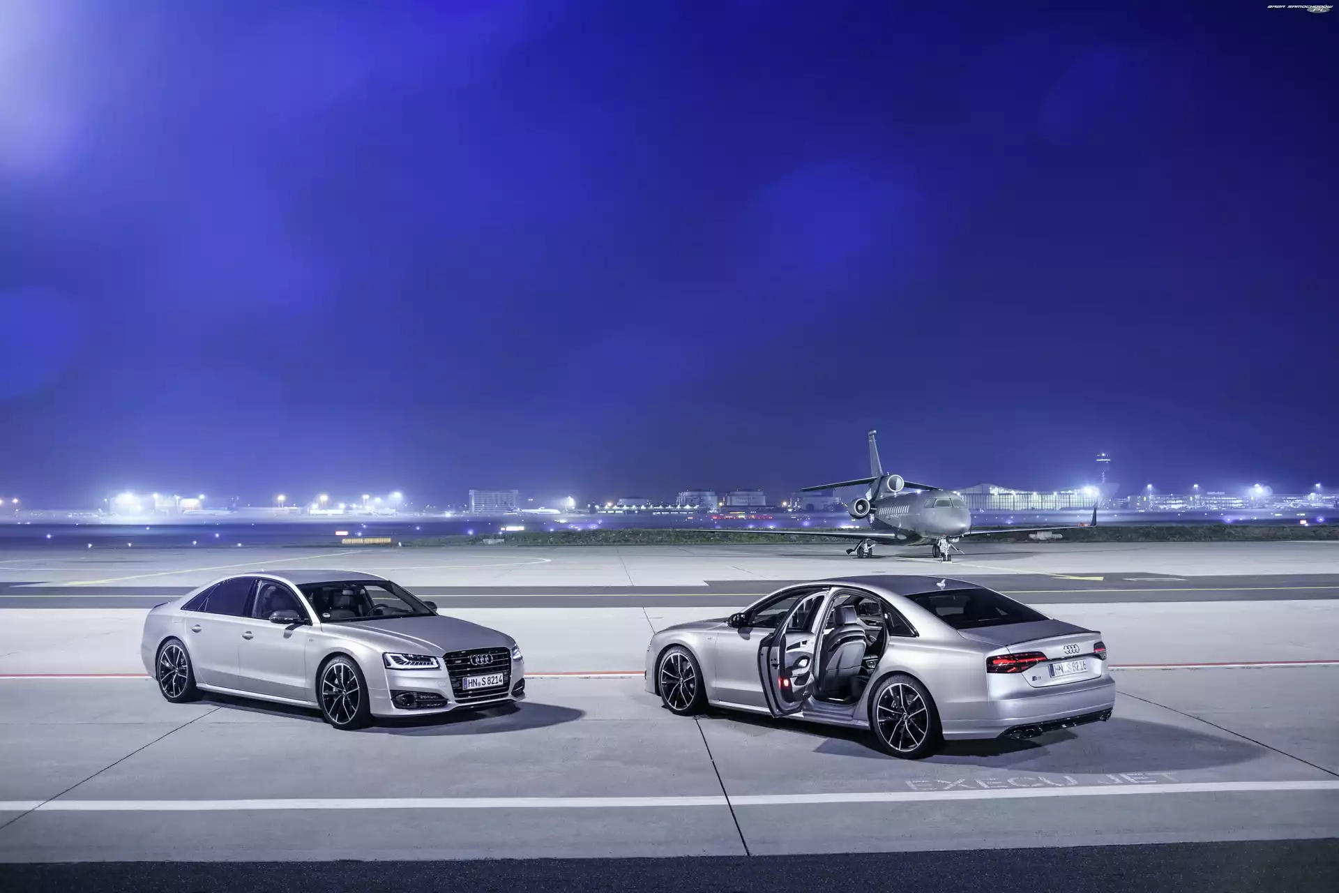 Audi S8, Lotnisko, Srebrne, Samolot