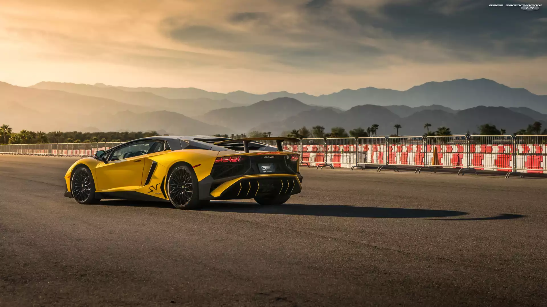 Żółte, Lamborghini Aventador SVJ