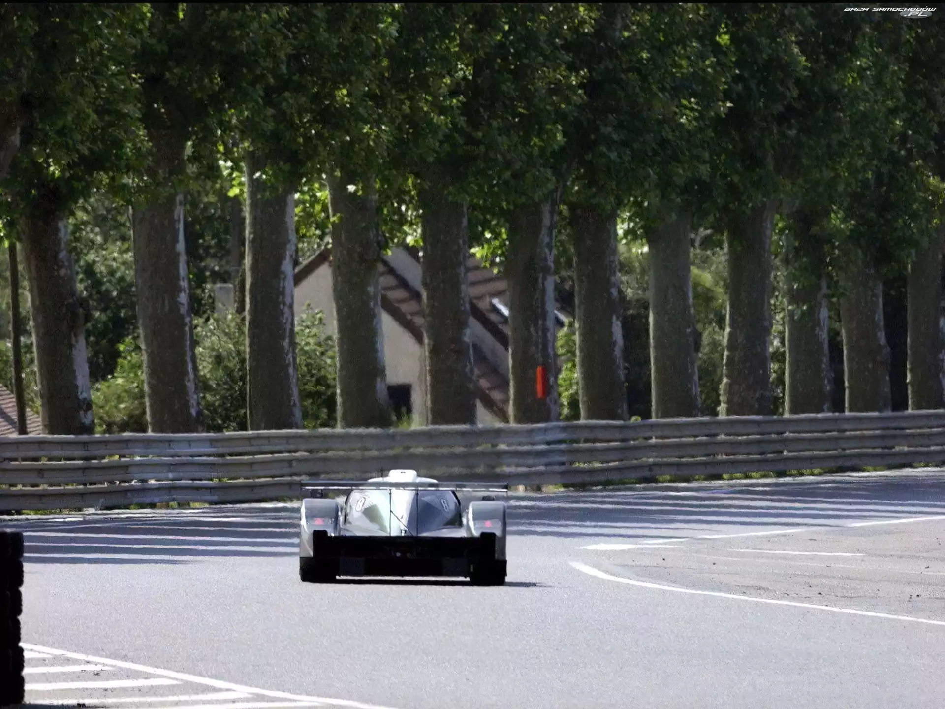 Spojler, Bentley ExpSpeed 8