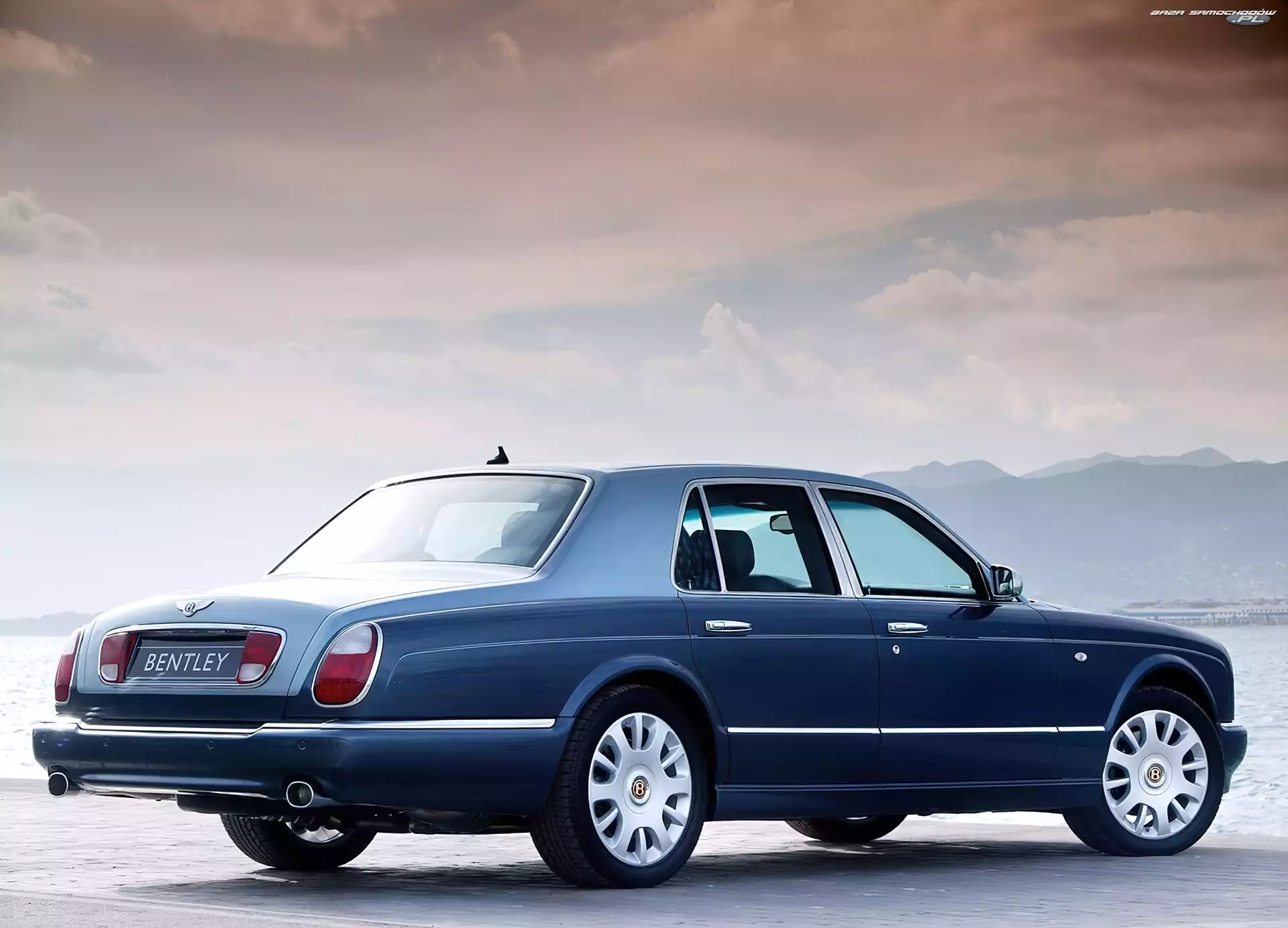 Bentley Arnage, Granatowy