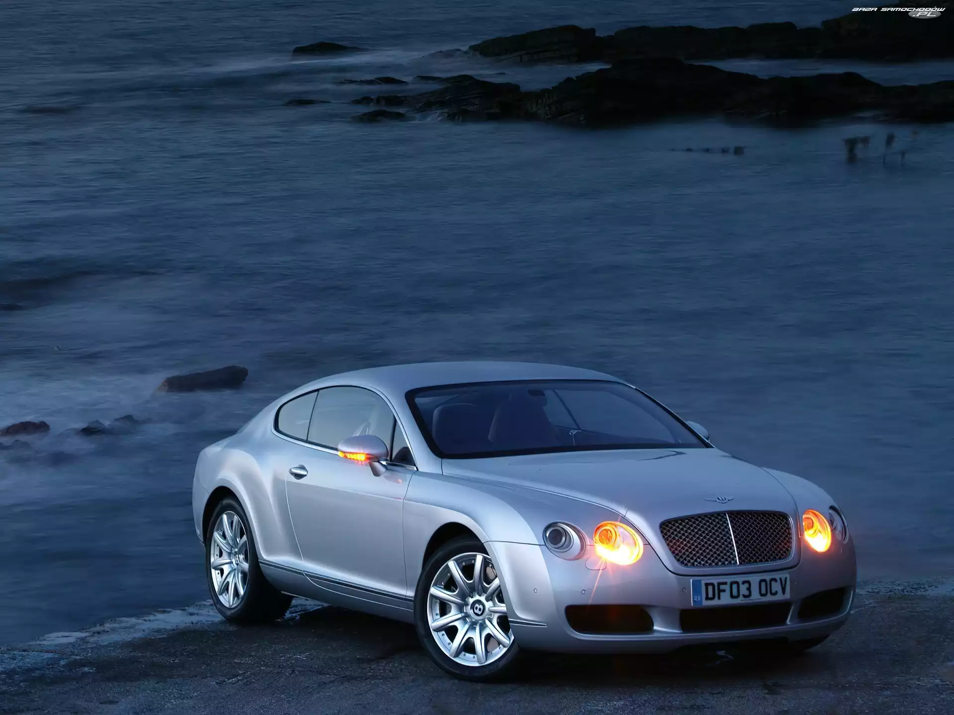 Kierunkowskazy, Bentley Continental GT