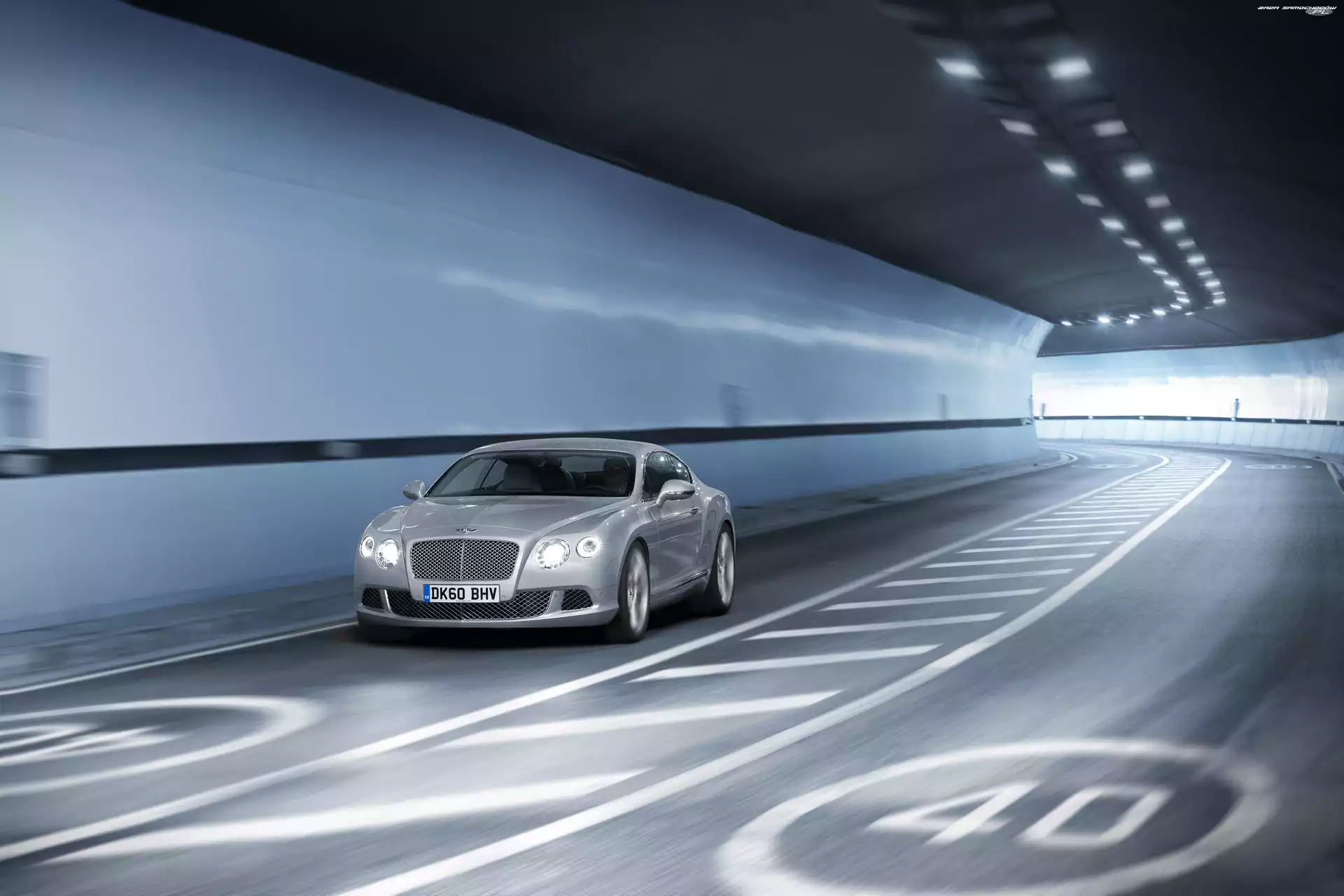 Bentley Continental GT, Tunel