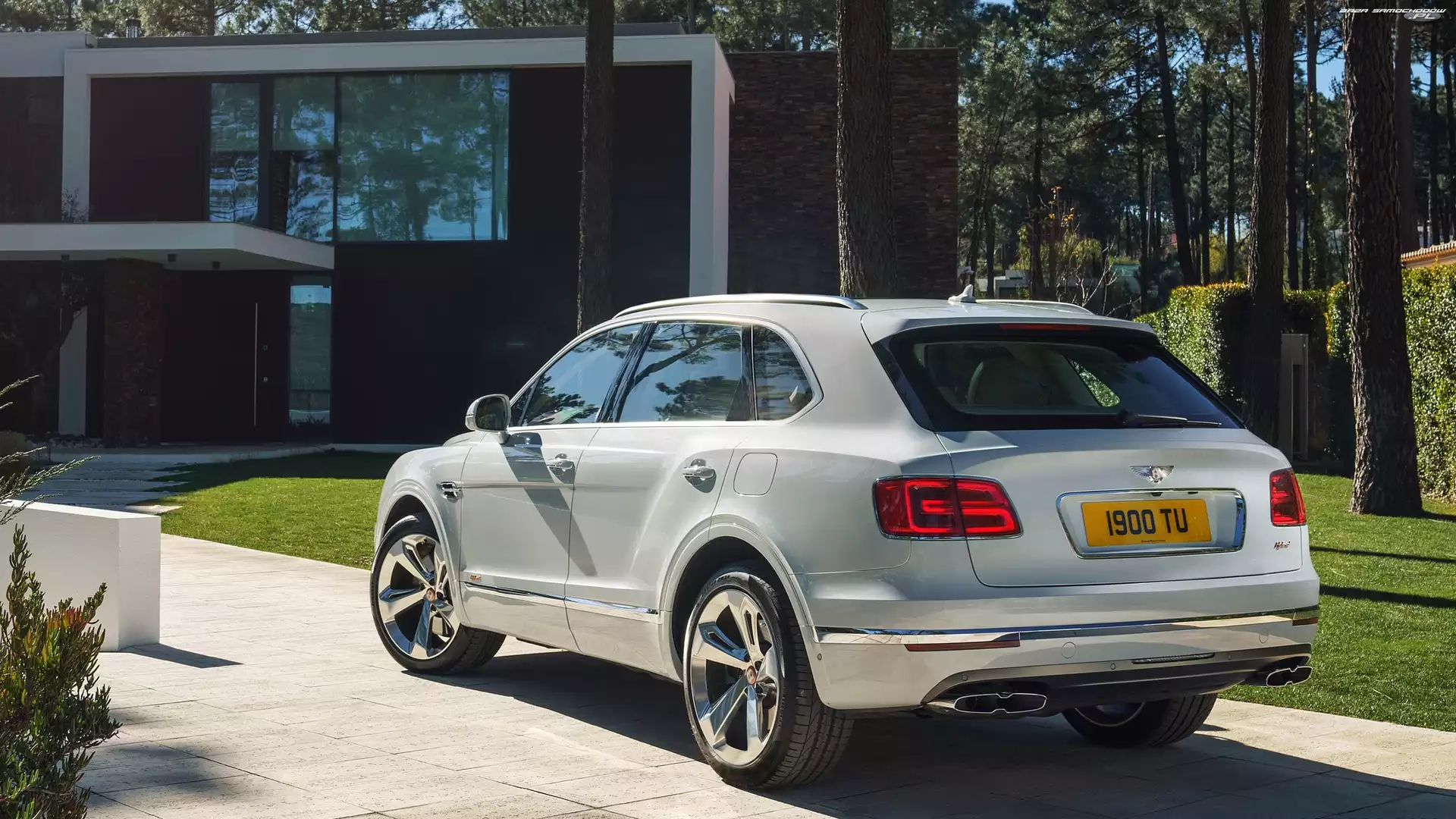 Bentley Bentayga Hybrid, Tył