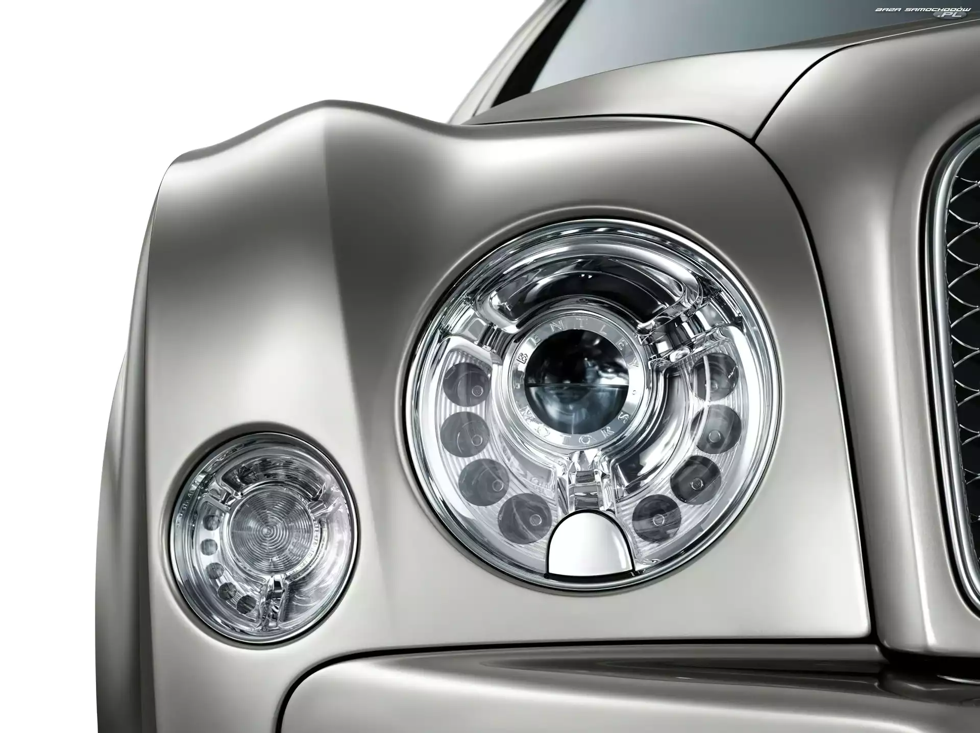 Bentley Mulsanne, Reflektor