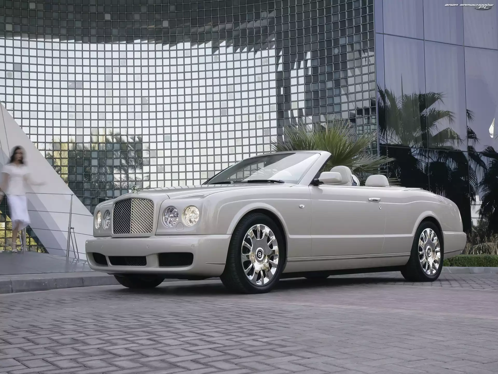 Bentley Azure
, Reprezentacyjny