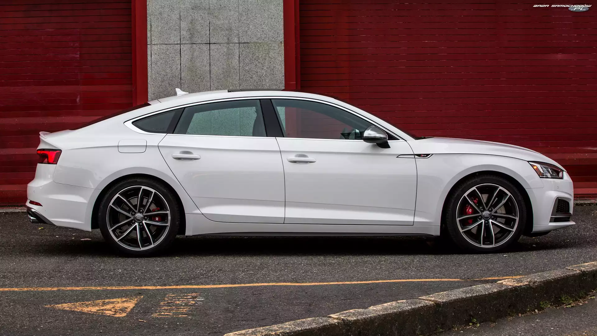 Białe, Audi S5 Sportback