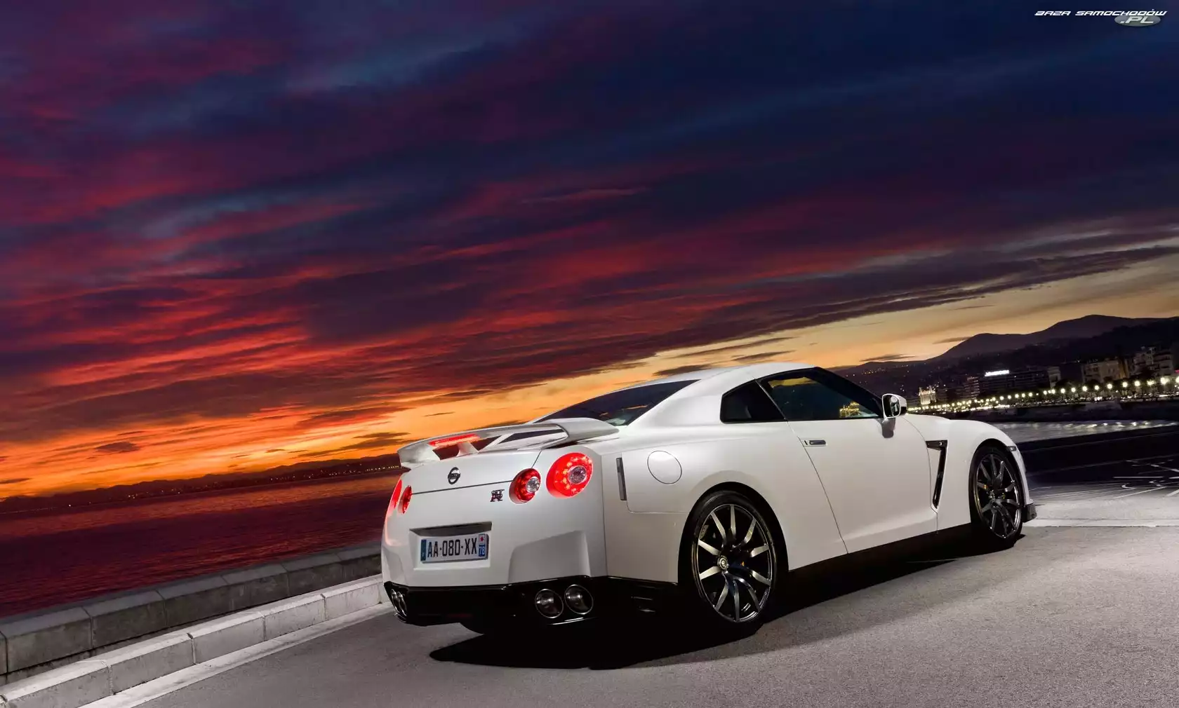 Biały, Nissan GTR Egoist