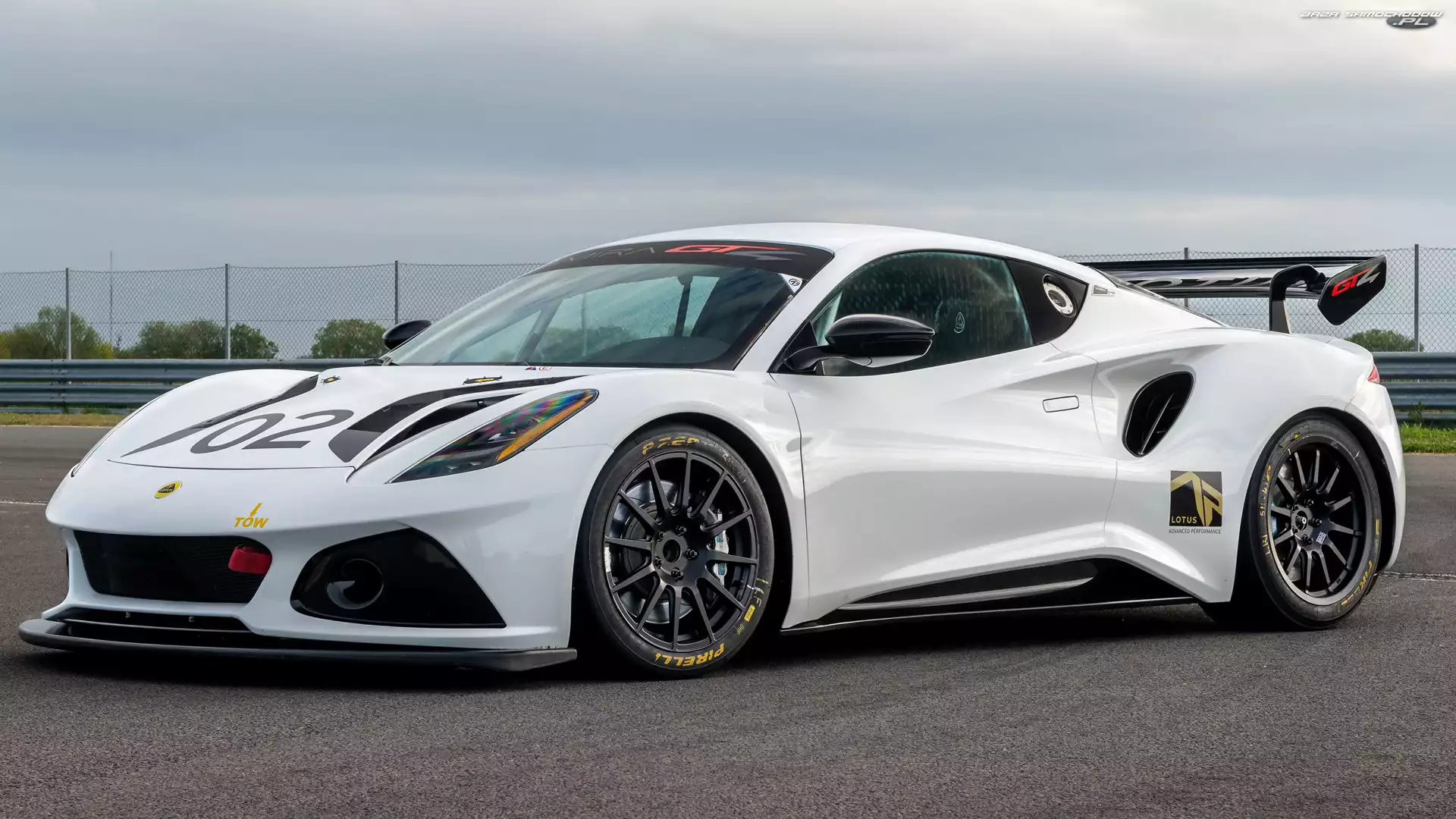 Lotus Emira GT4, Biały
