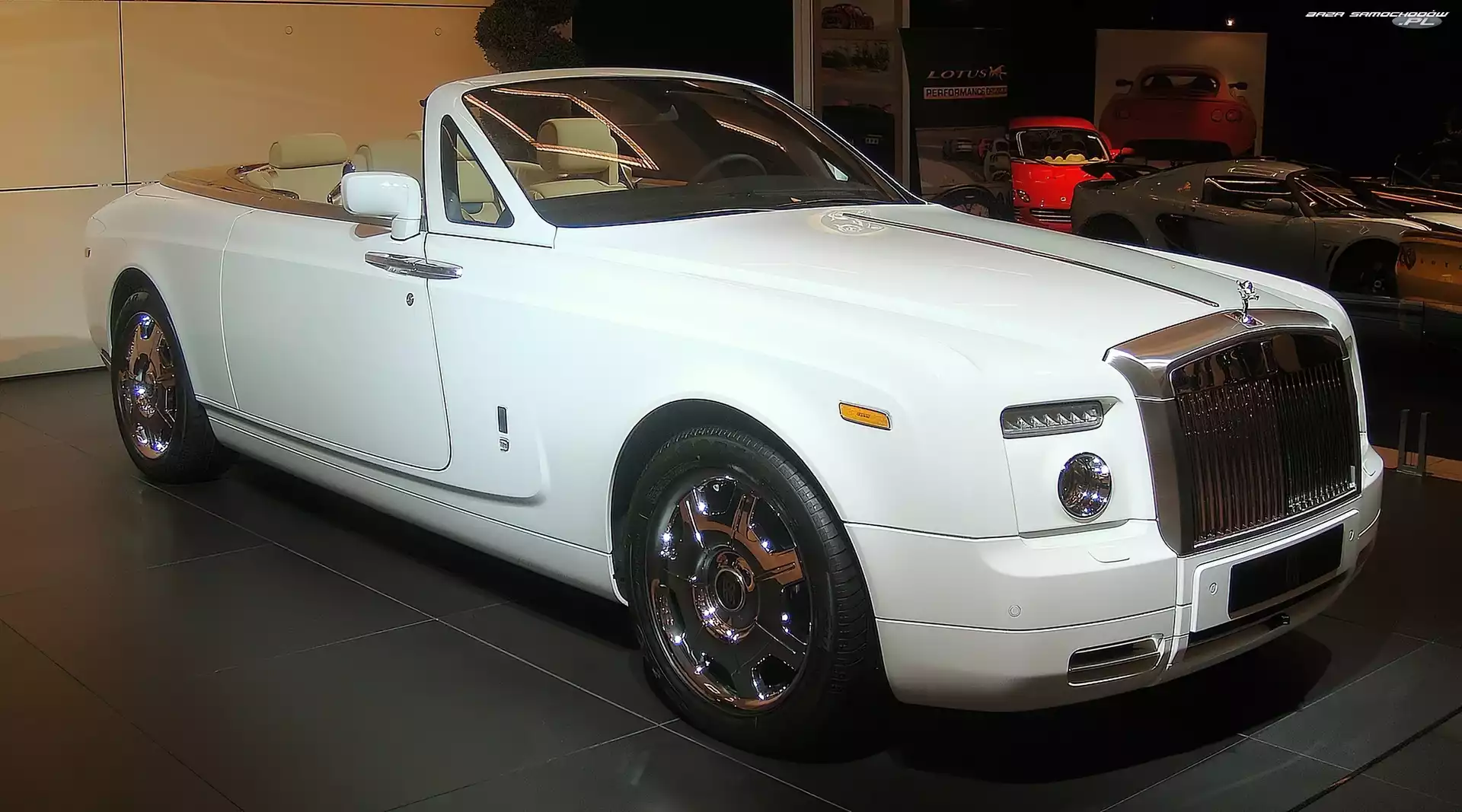 Biały, Rolls-Royce Phantom Drophead