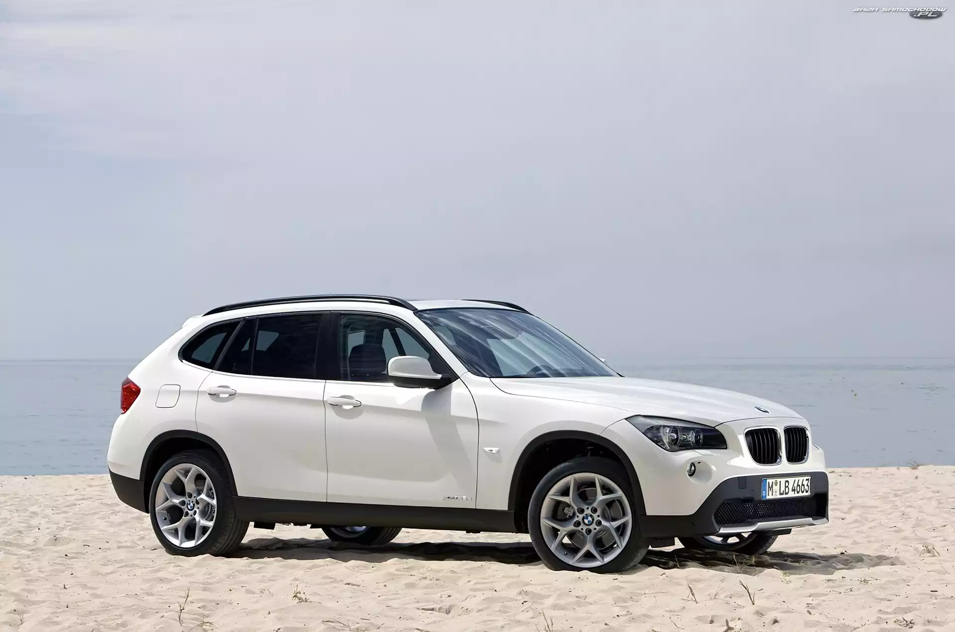 BMW X1, Dachowe, Białe, Relingi