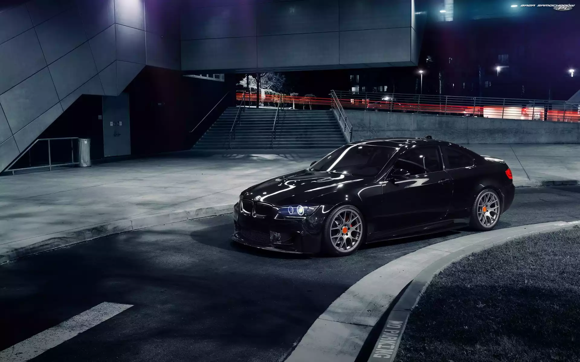 Czarne, BMW 335i