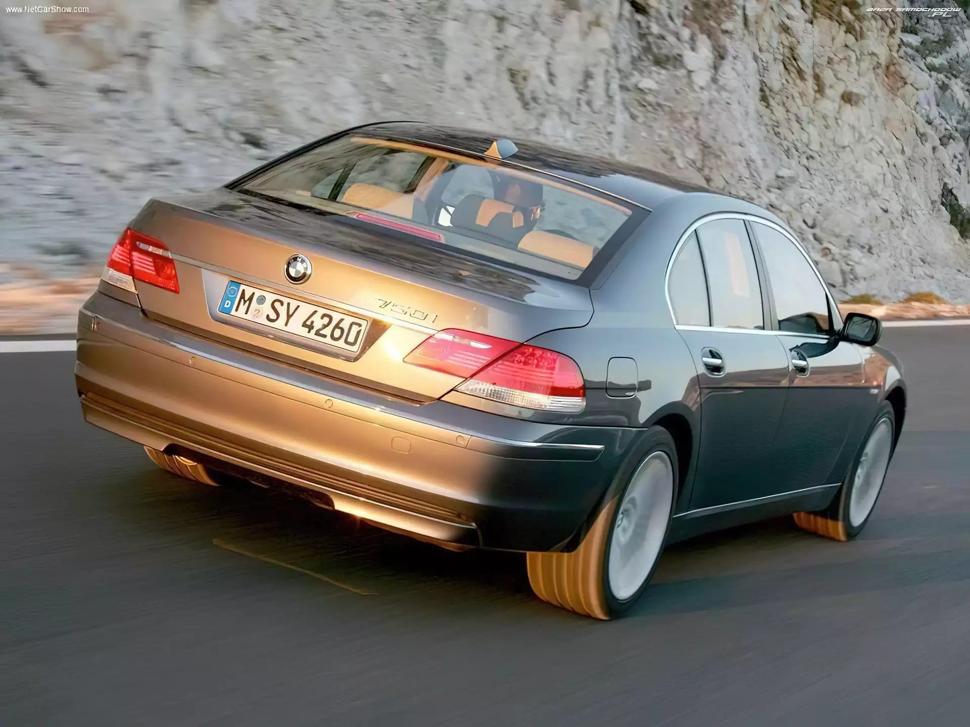 Droga, BMW 7, Sedan, E65